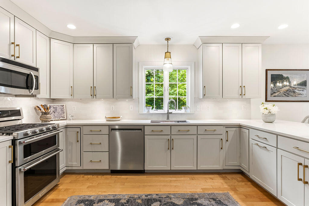 2 Beacon Street Property Photo 31