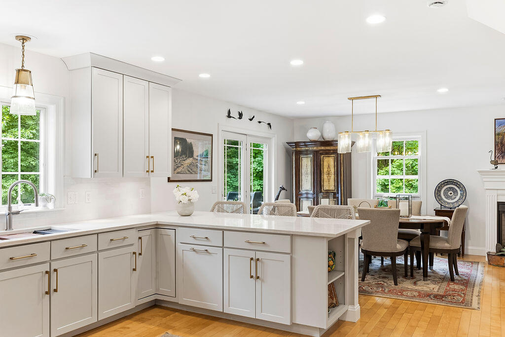 2 Beacon Street Property Photo 31