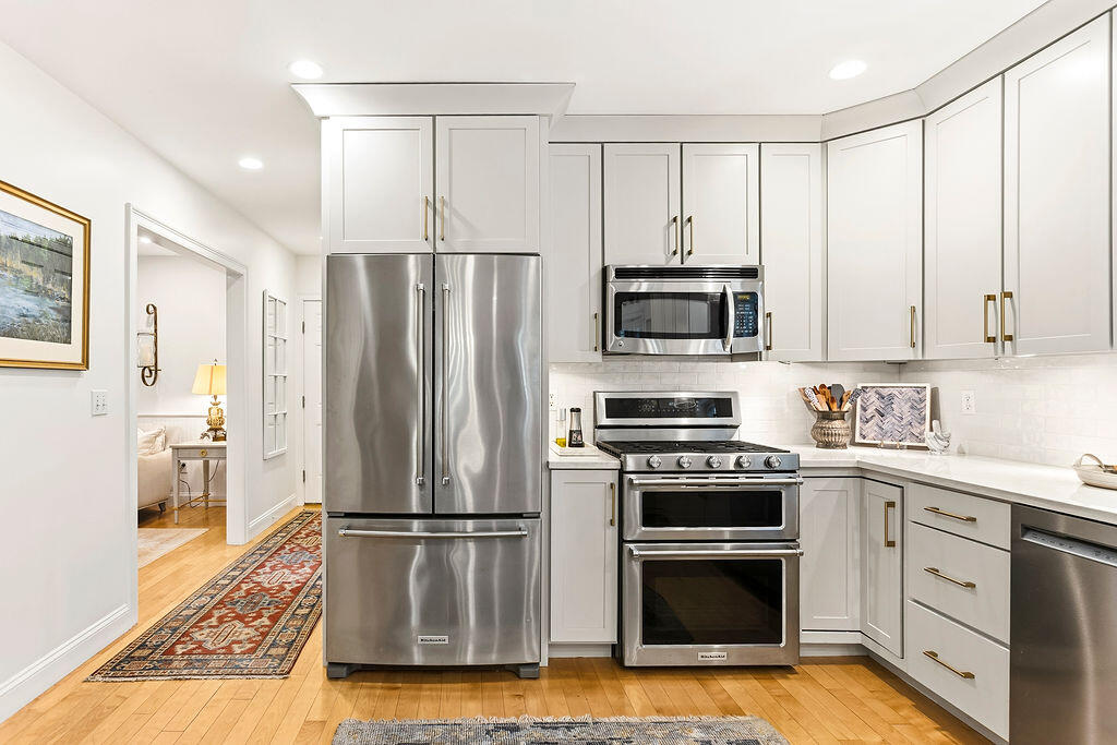 2 Beacon Street Property Photo 32