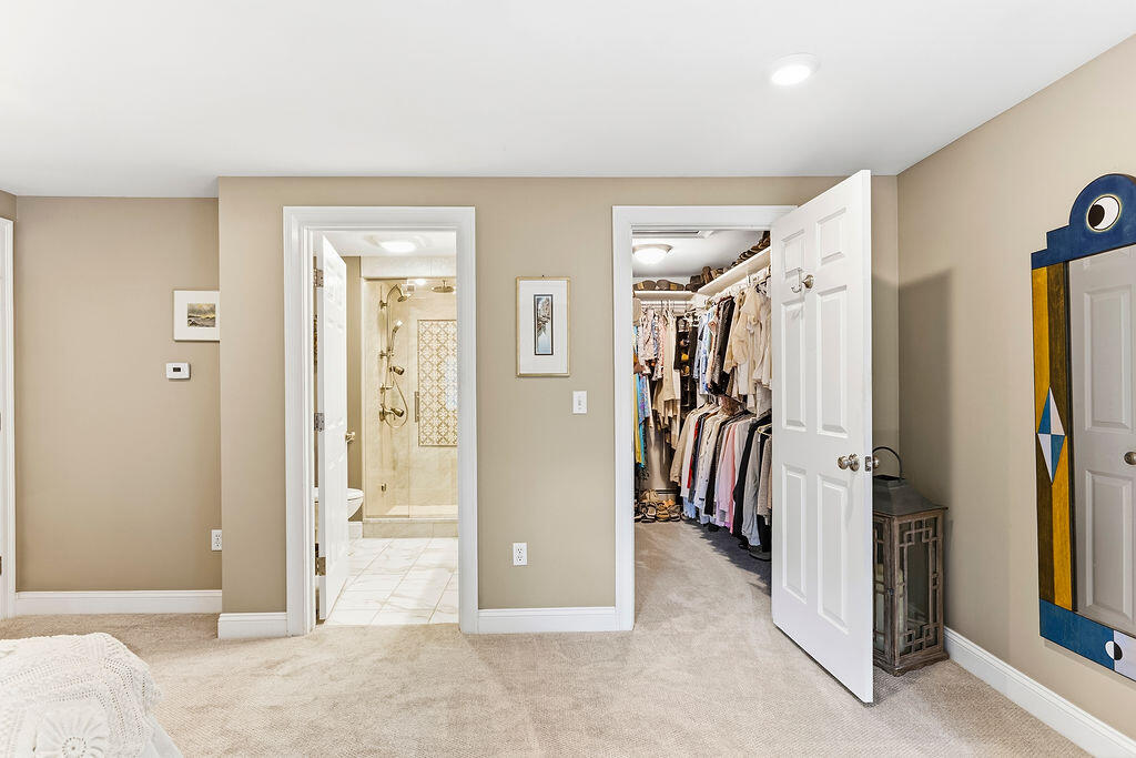 2 Beacon Street Property Photo 36