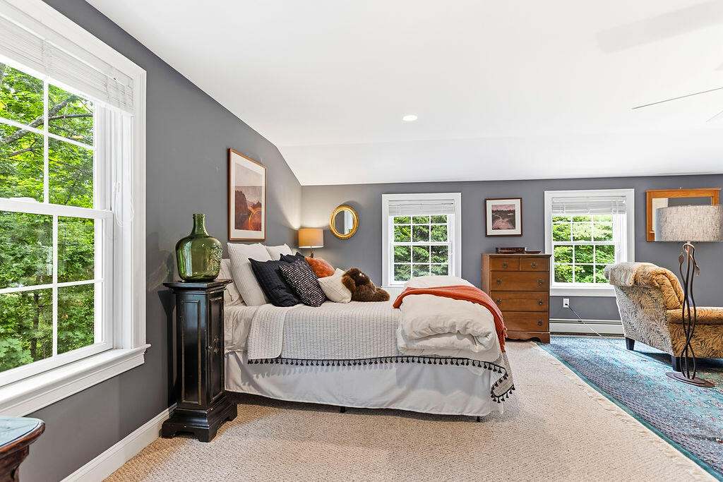 2 Beacon Street Property Photo 47