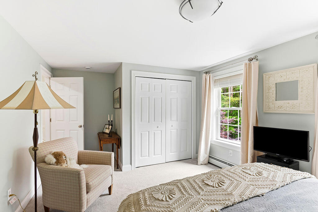 2 Beacon Street Property Photo 47