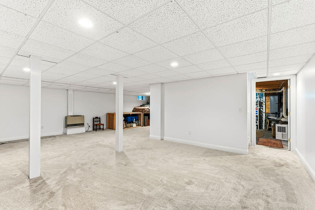 2 Beacon Street Property Photo 51