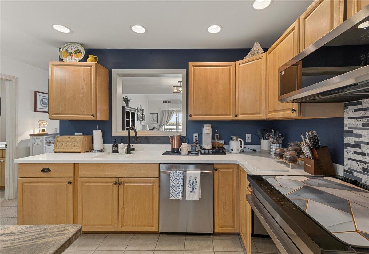 18 Harbor View Drive 18 Property Photo 5
