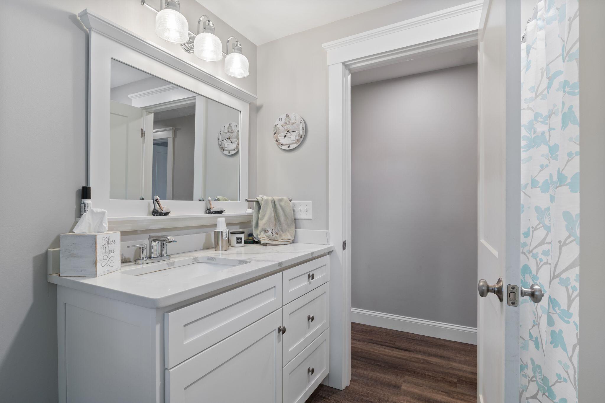 6 Bower Lane Property Photo 28