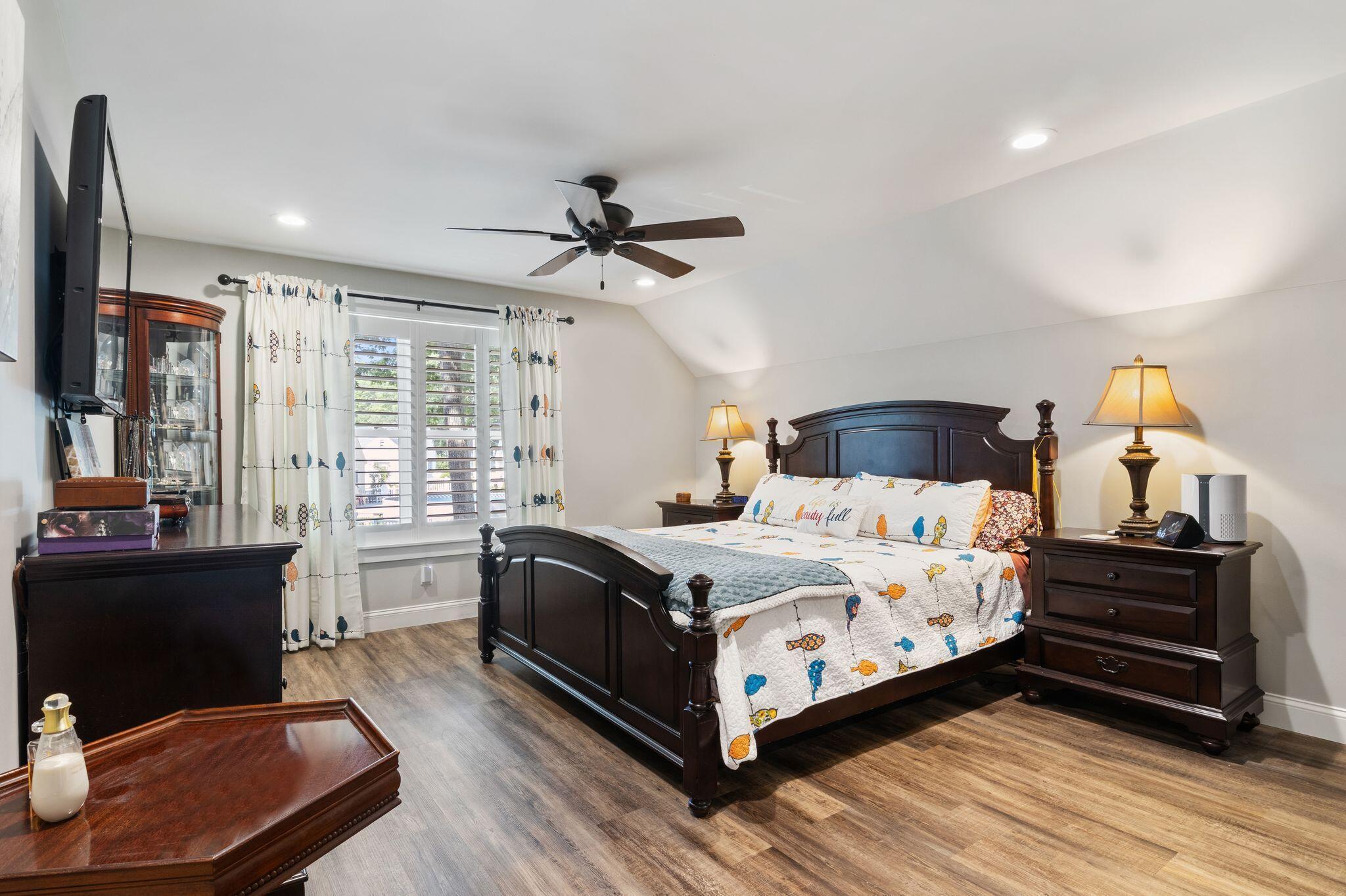 6 Bower Lane Property Photo 34