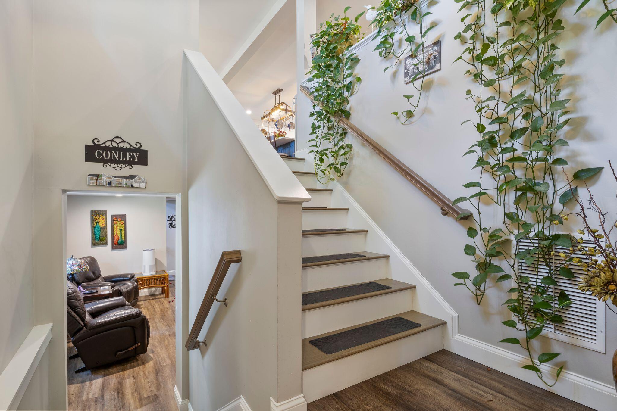 6 Bower Lane Property Photo 43