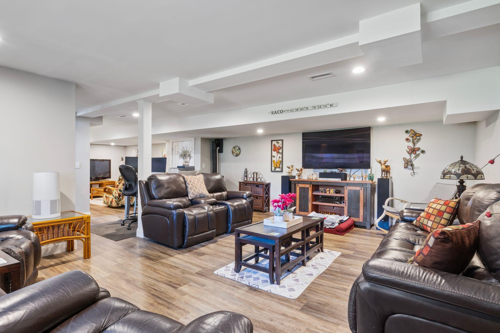 6 Bower Lane Property Photo 44
