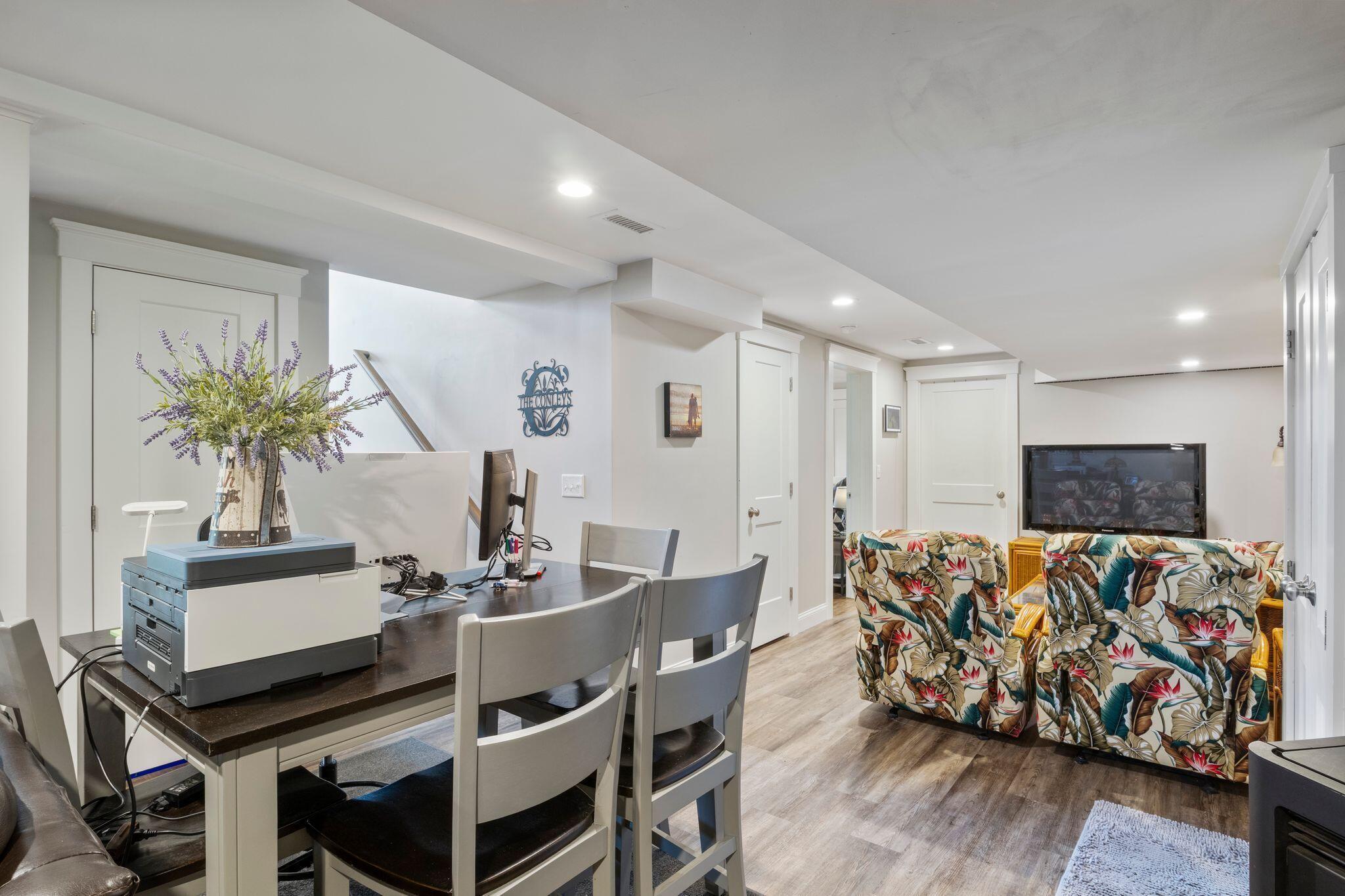 6 Bower Lane Property Photo 46