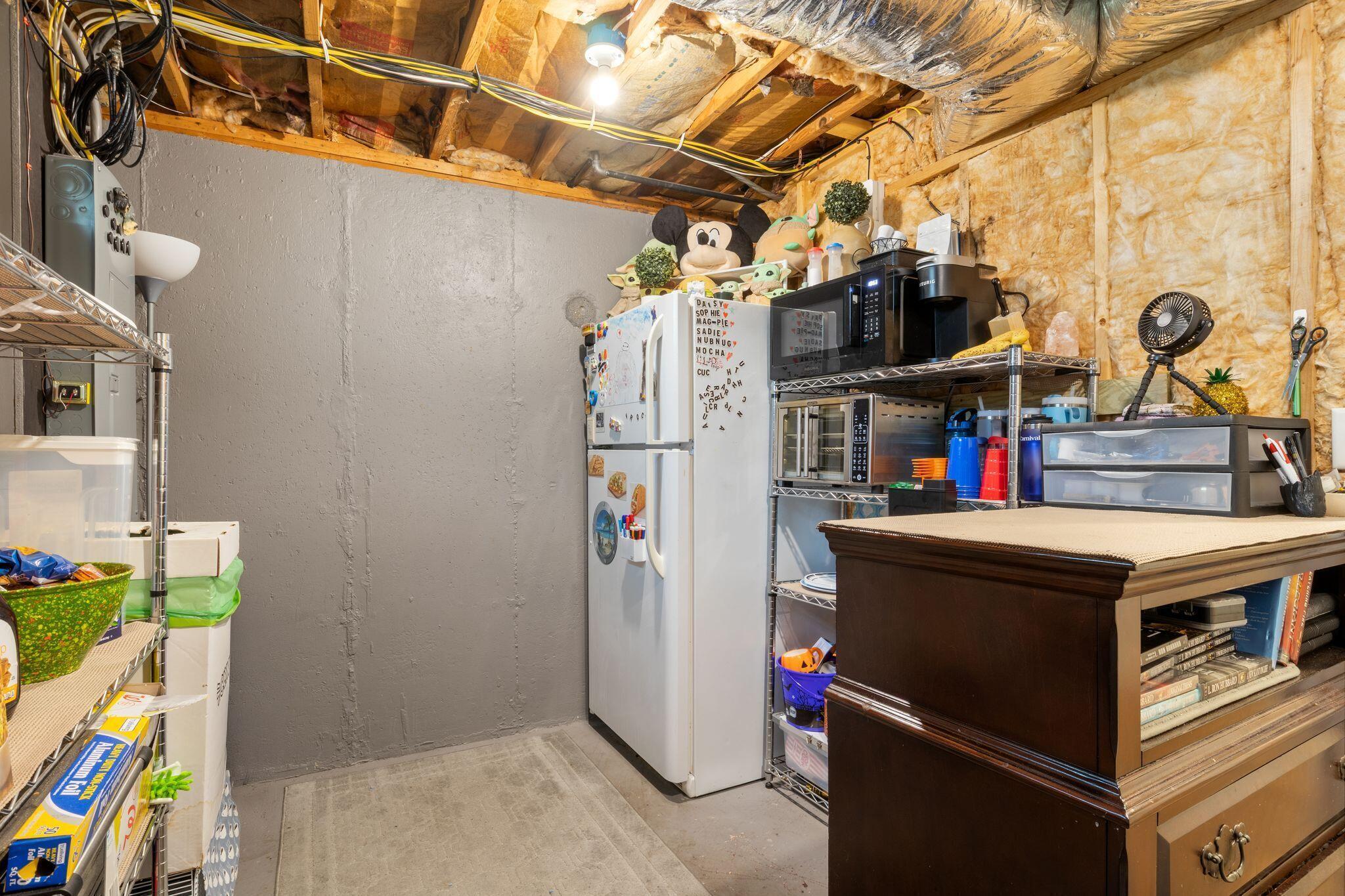 6 Bower Lane Property Photo 54