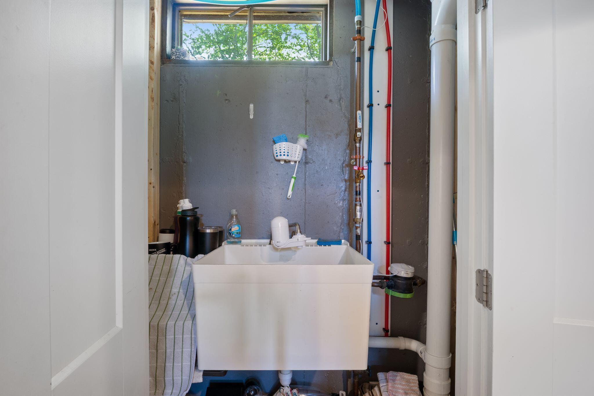 6 Bower Lane Property Photo 57