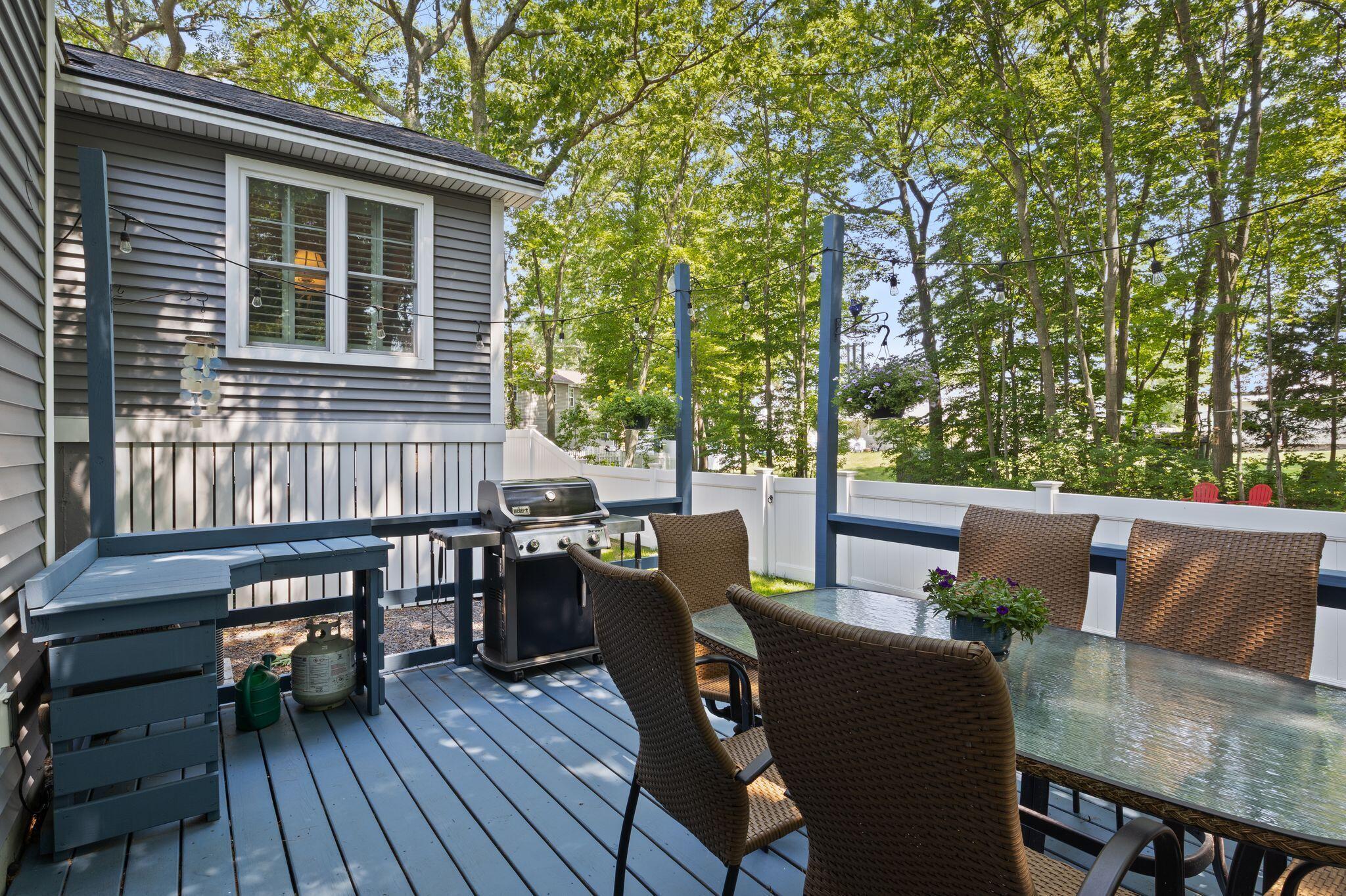 6 Bower Lane Property Photo 59