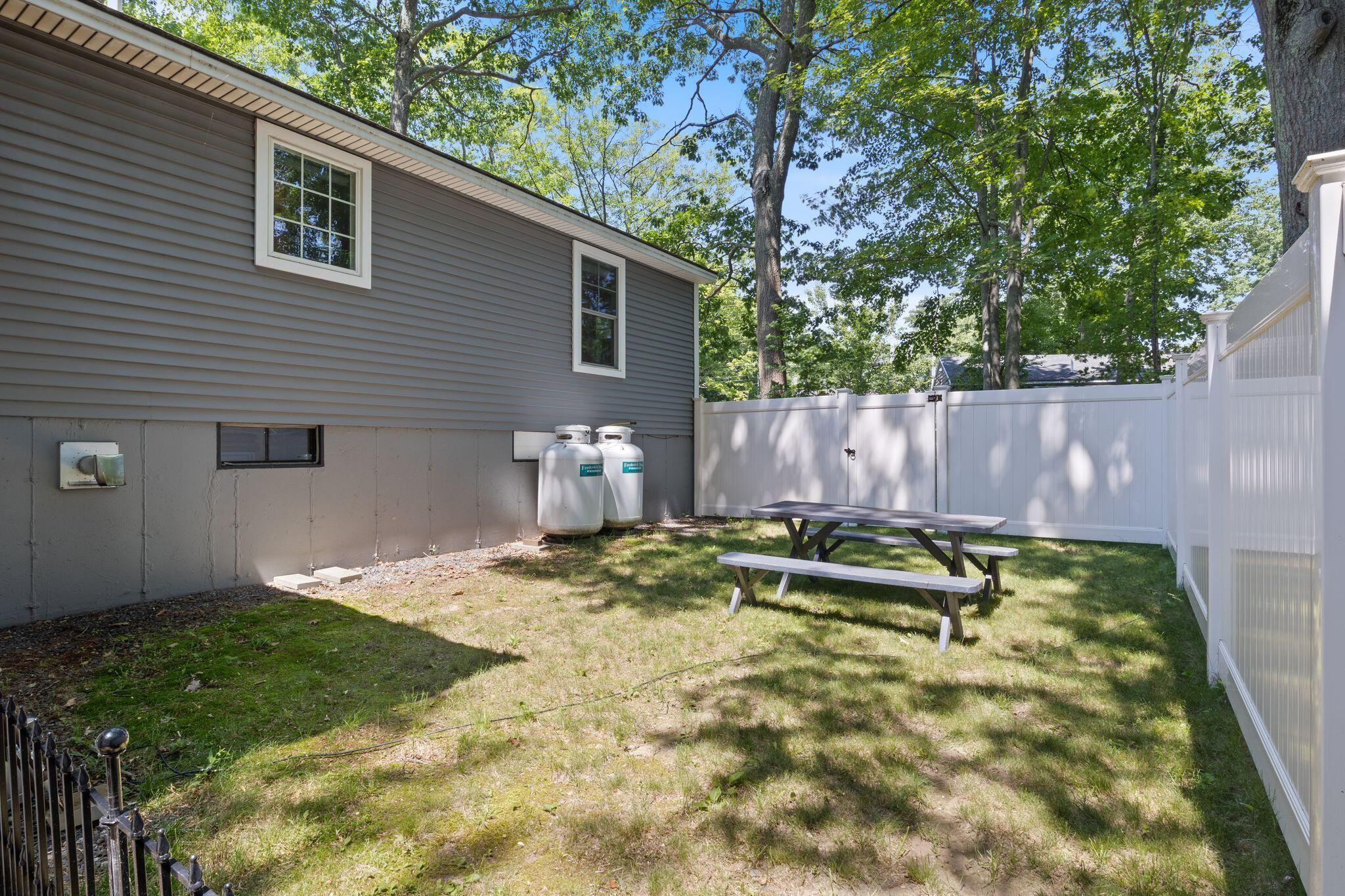 6 Bower Lane Property Photo 61