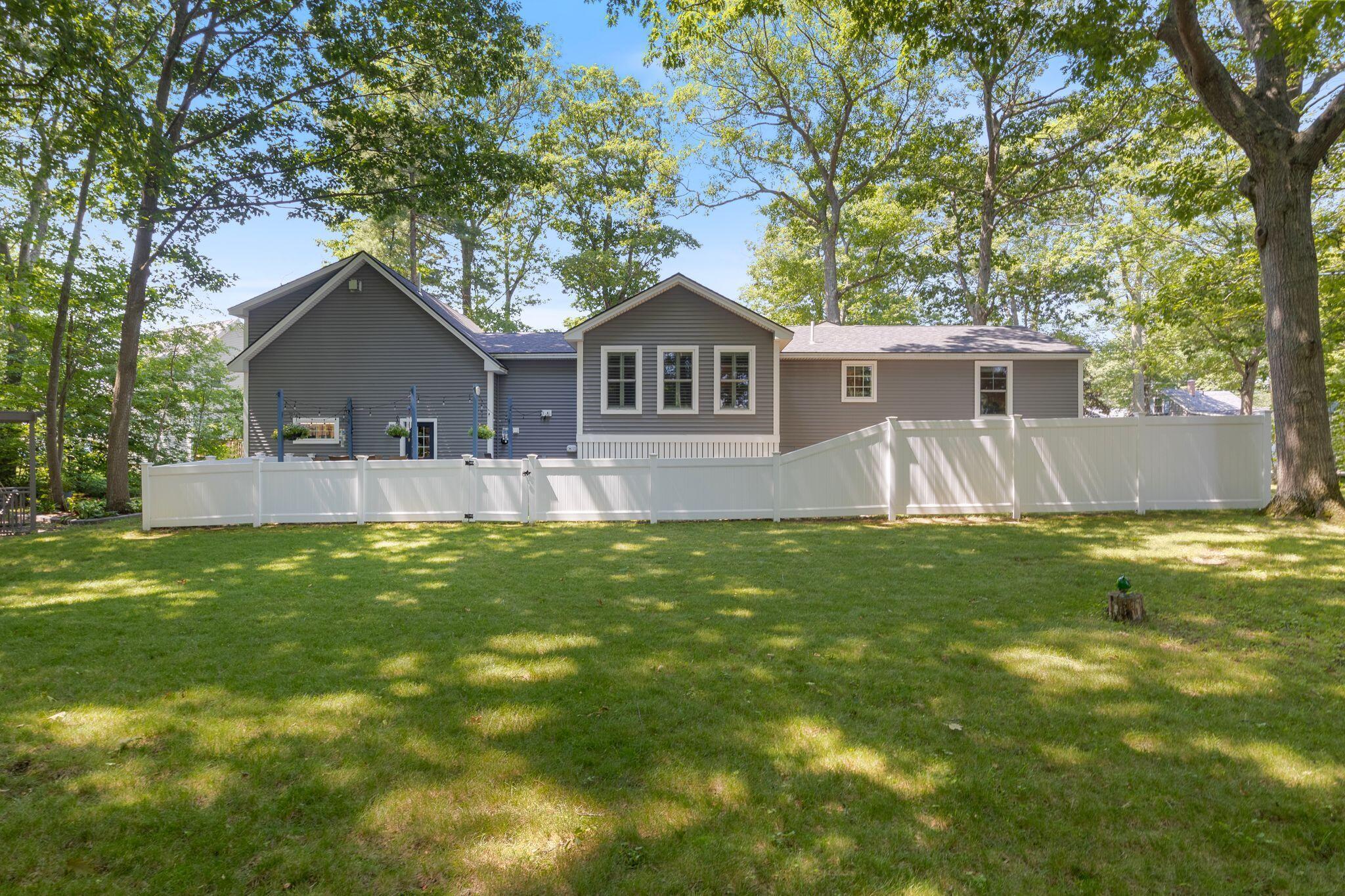 6 Bower Lane Property Photo 63