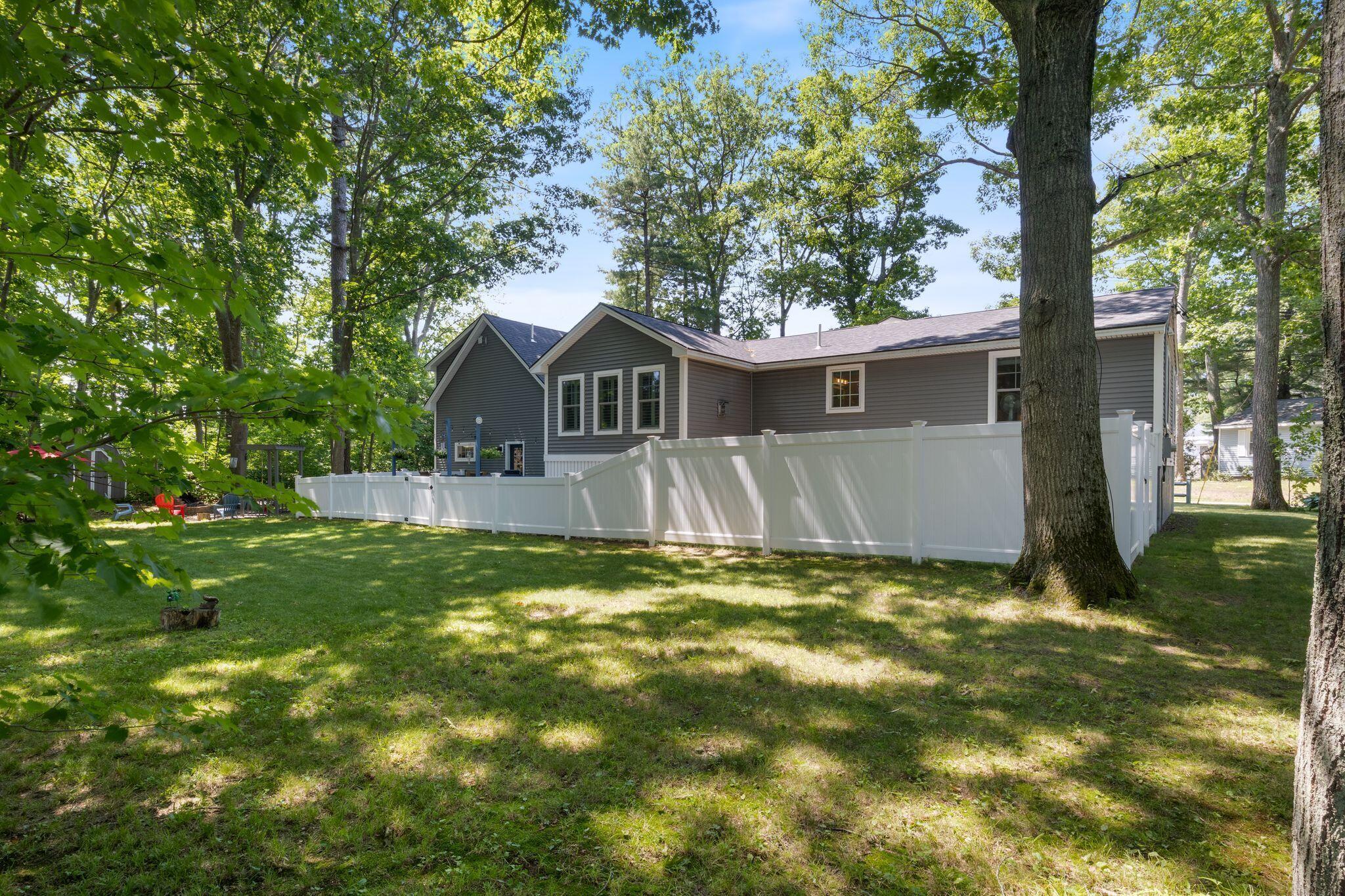 6 Bower Lane Property Photo 64
