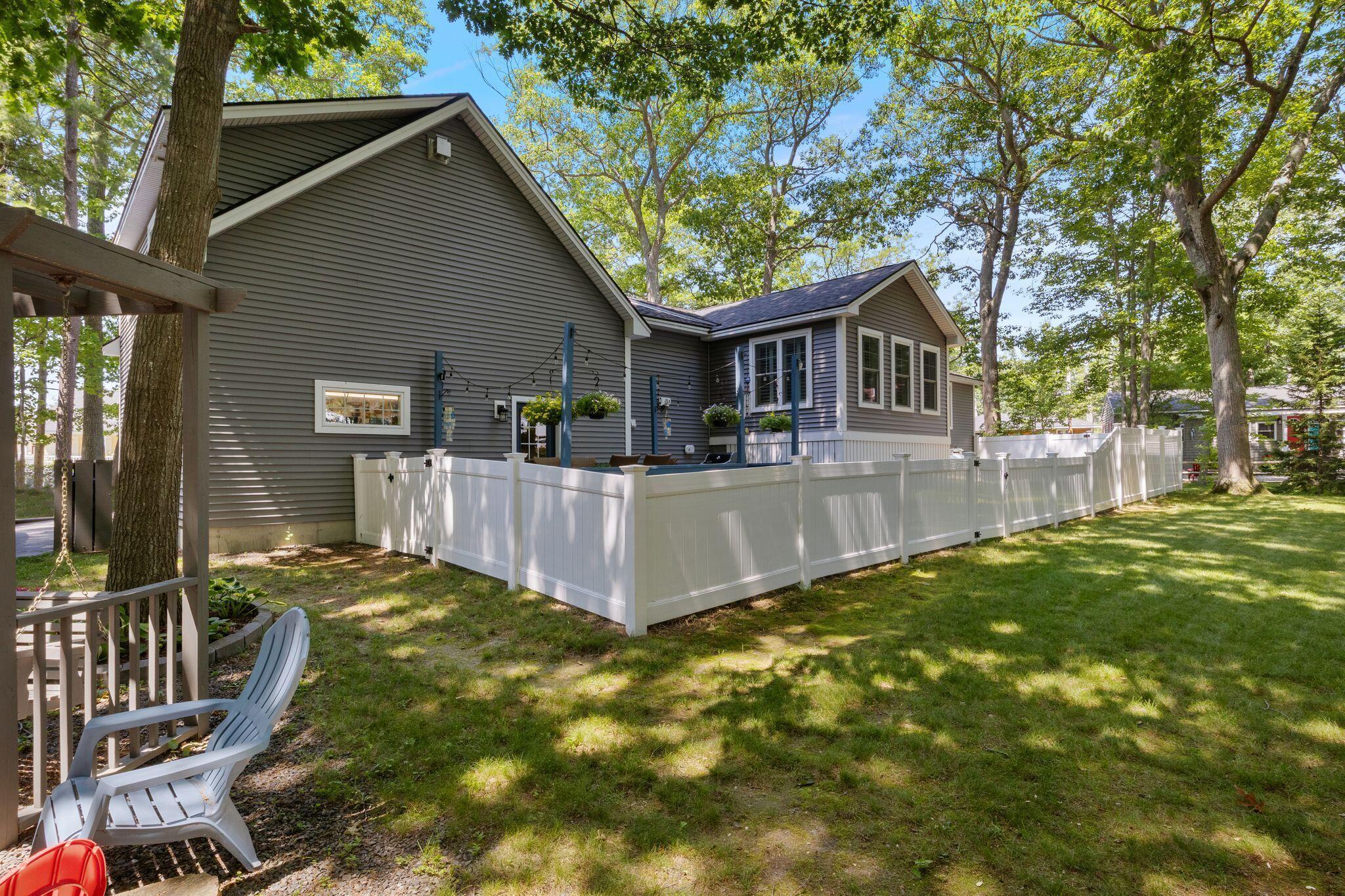 6 Bower Lane Property Photo 65