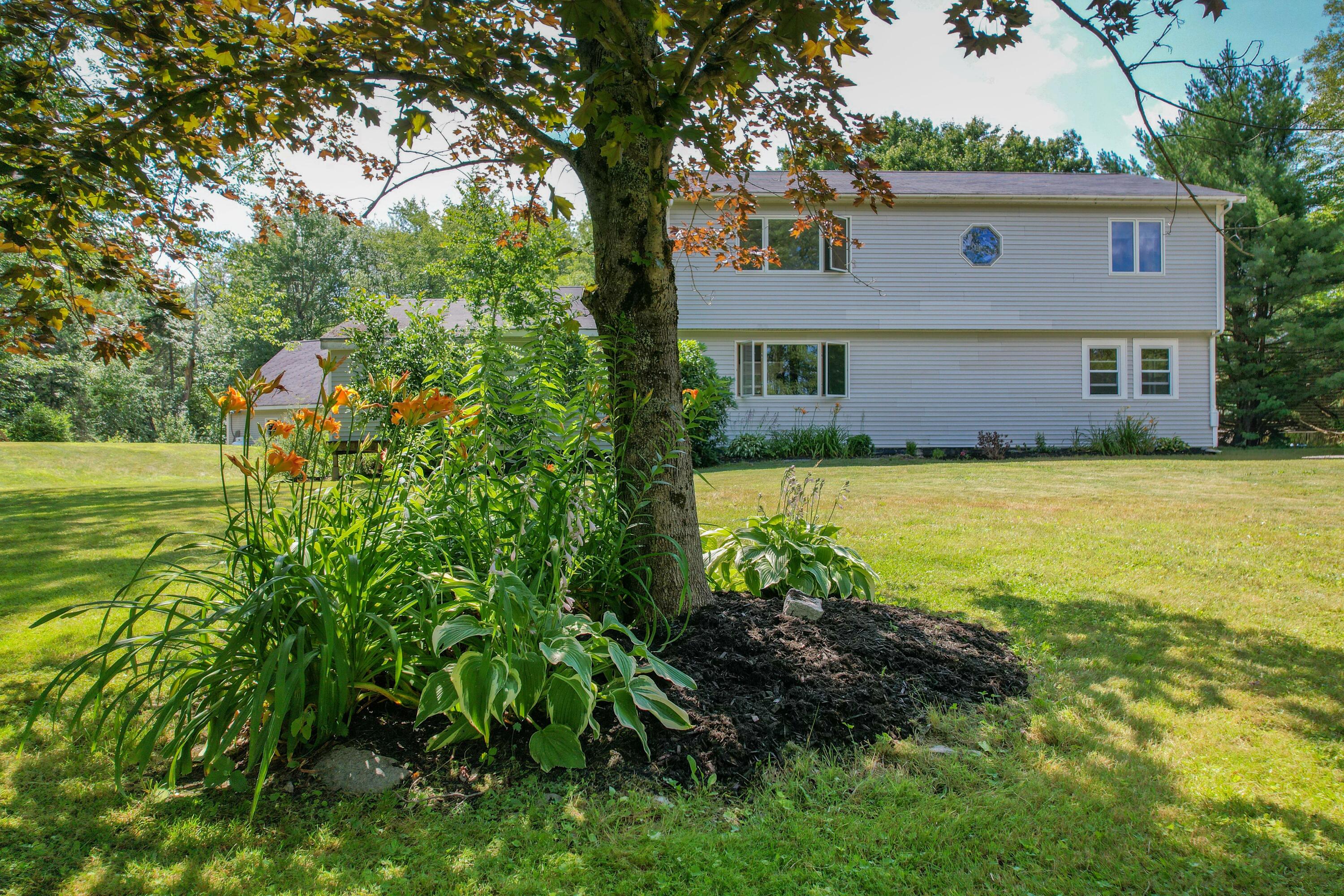 10 Lupine Lane Property Photo 2