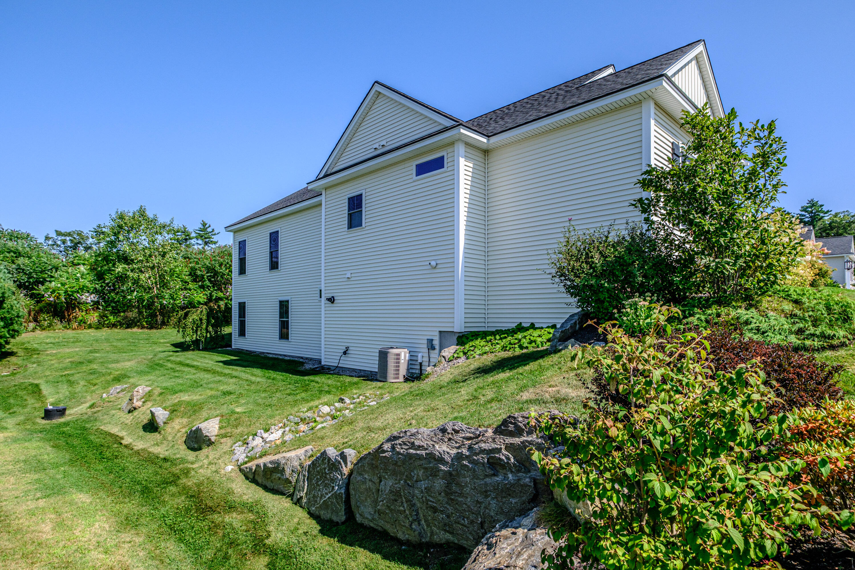 48 Maxwell Woods Drive 3 Property Photo 6