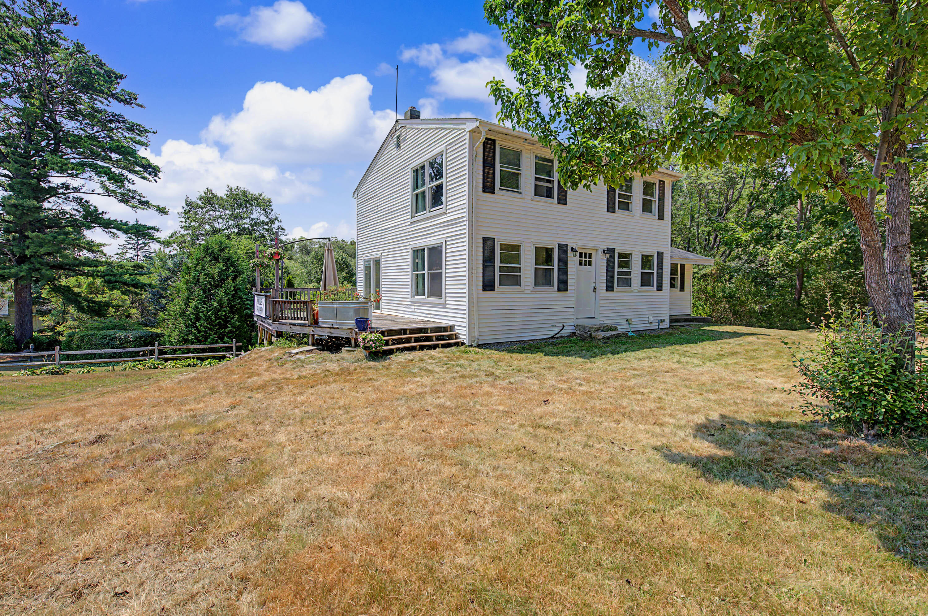71 Middle Road Property Photo 4