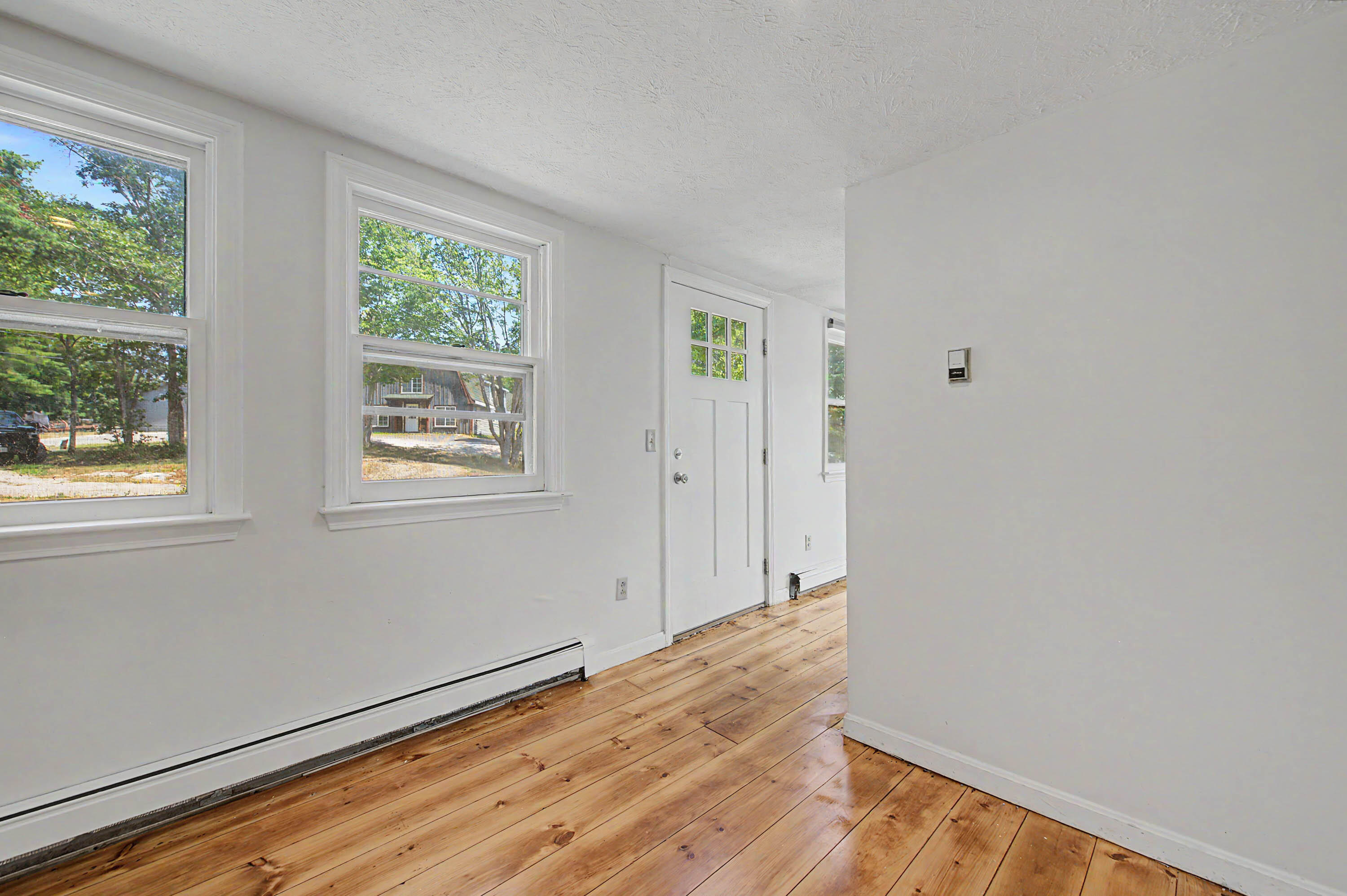 71 Middle Road Property Photo 5