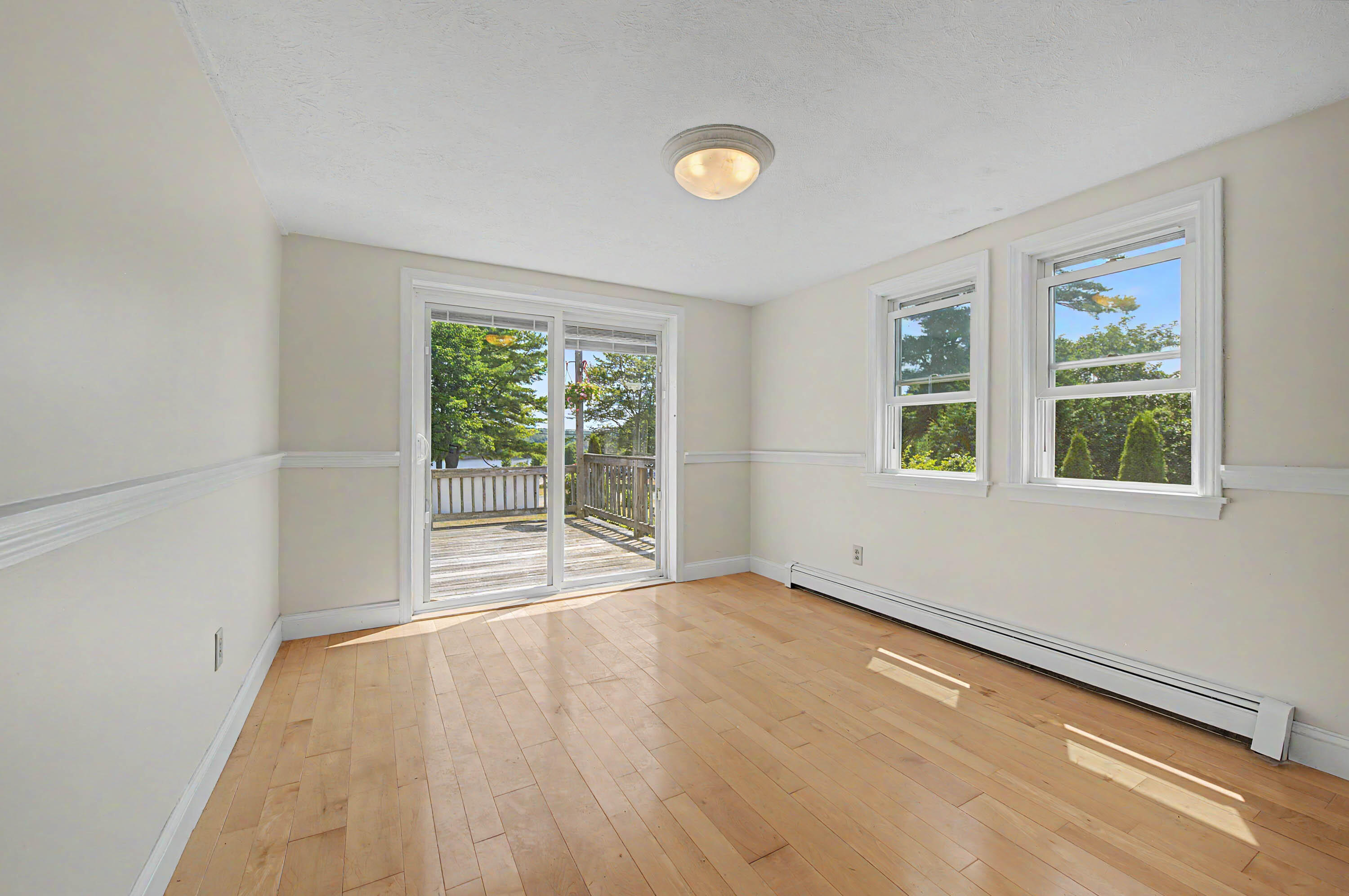 71 Middle Road Property Photo 10