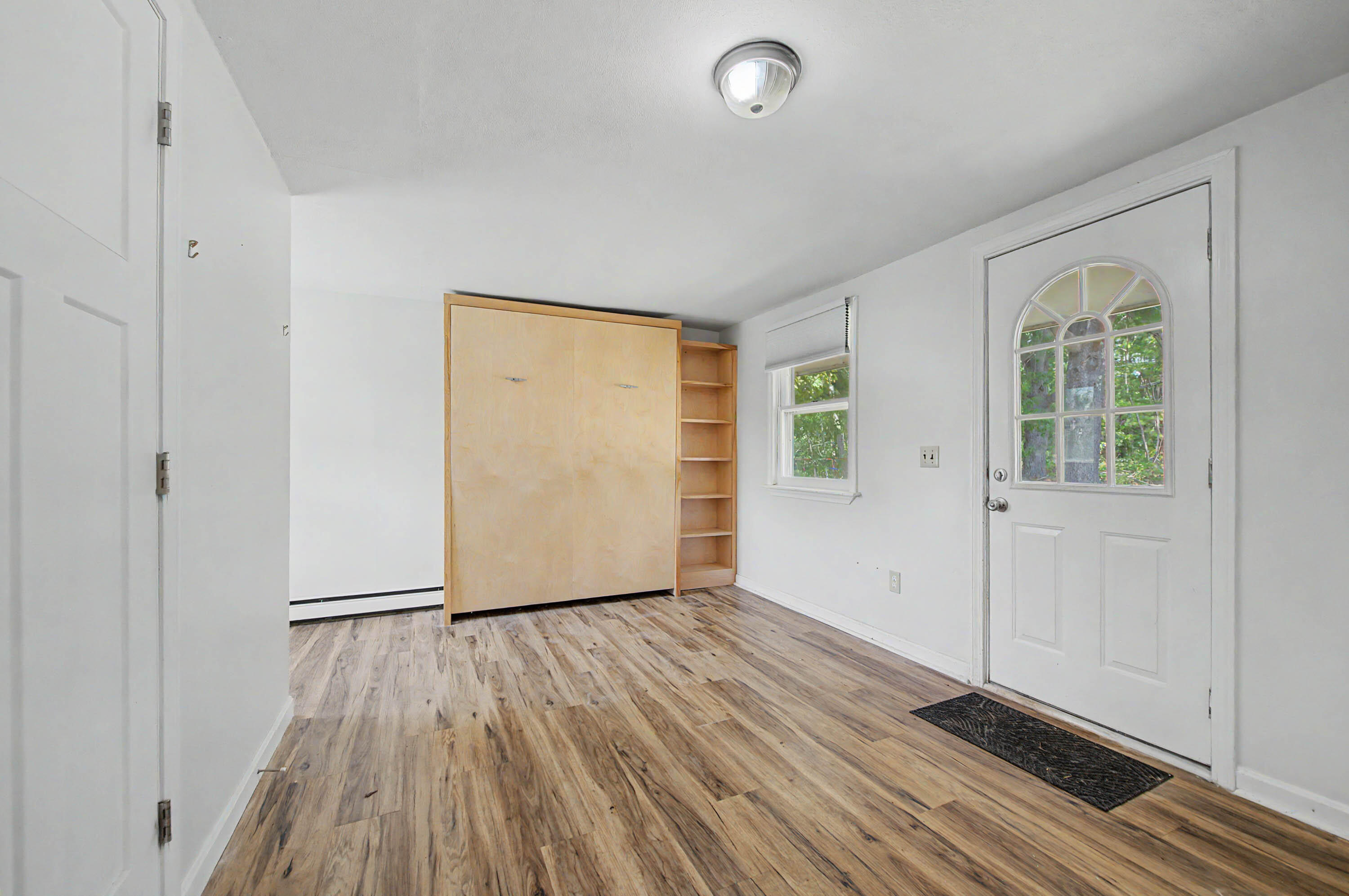 71 Middle Road Property Photo 13