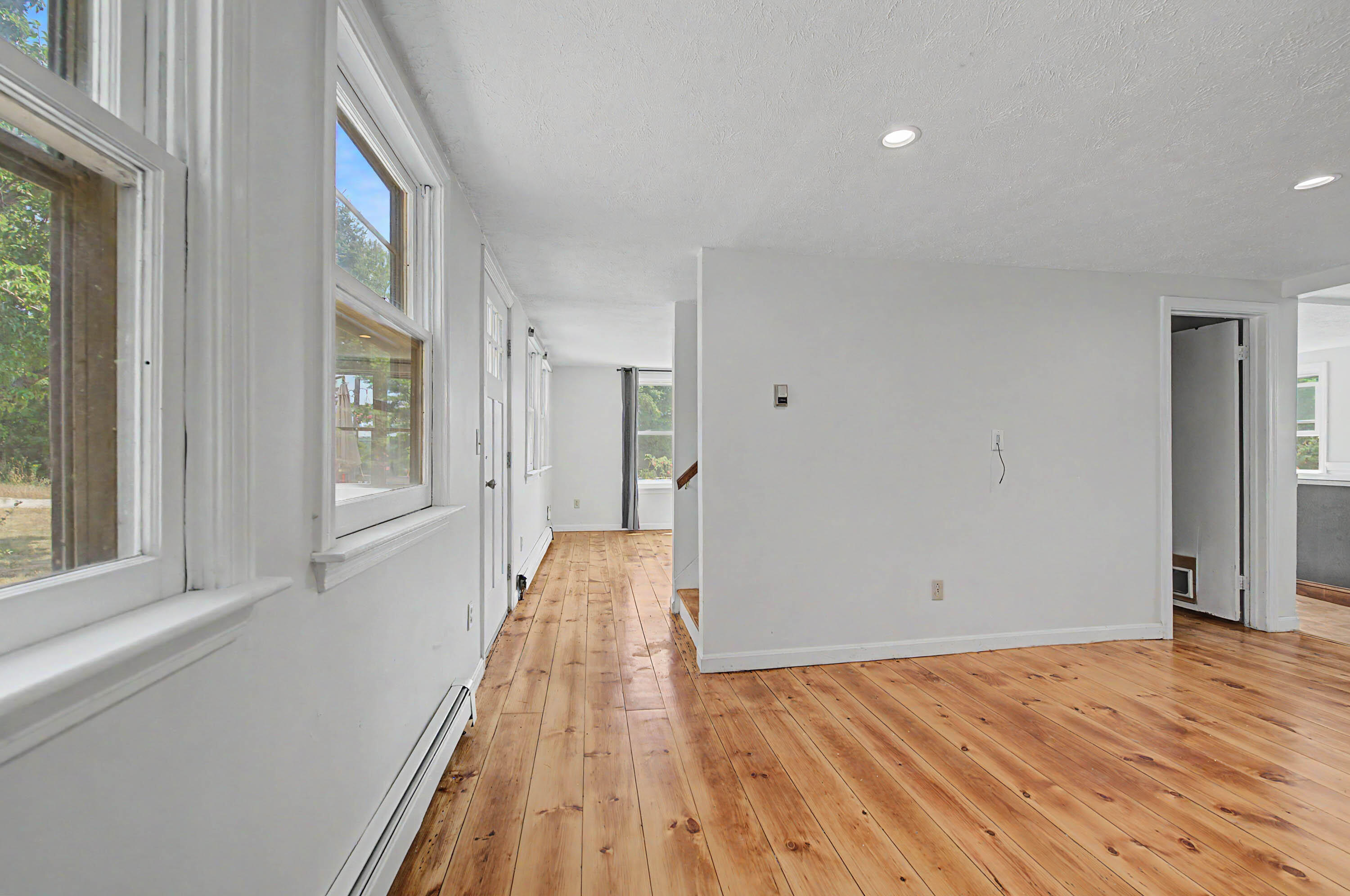 71 Middle Road Property Photo 17