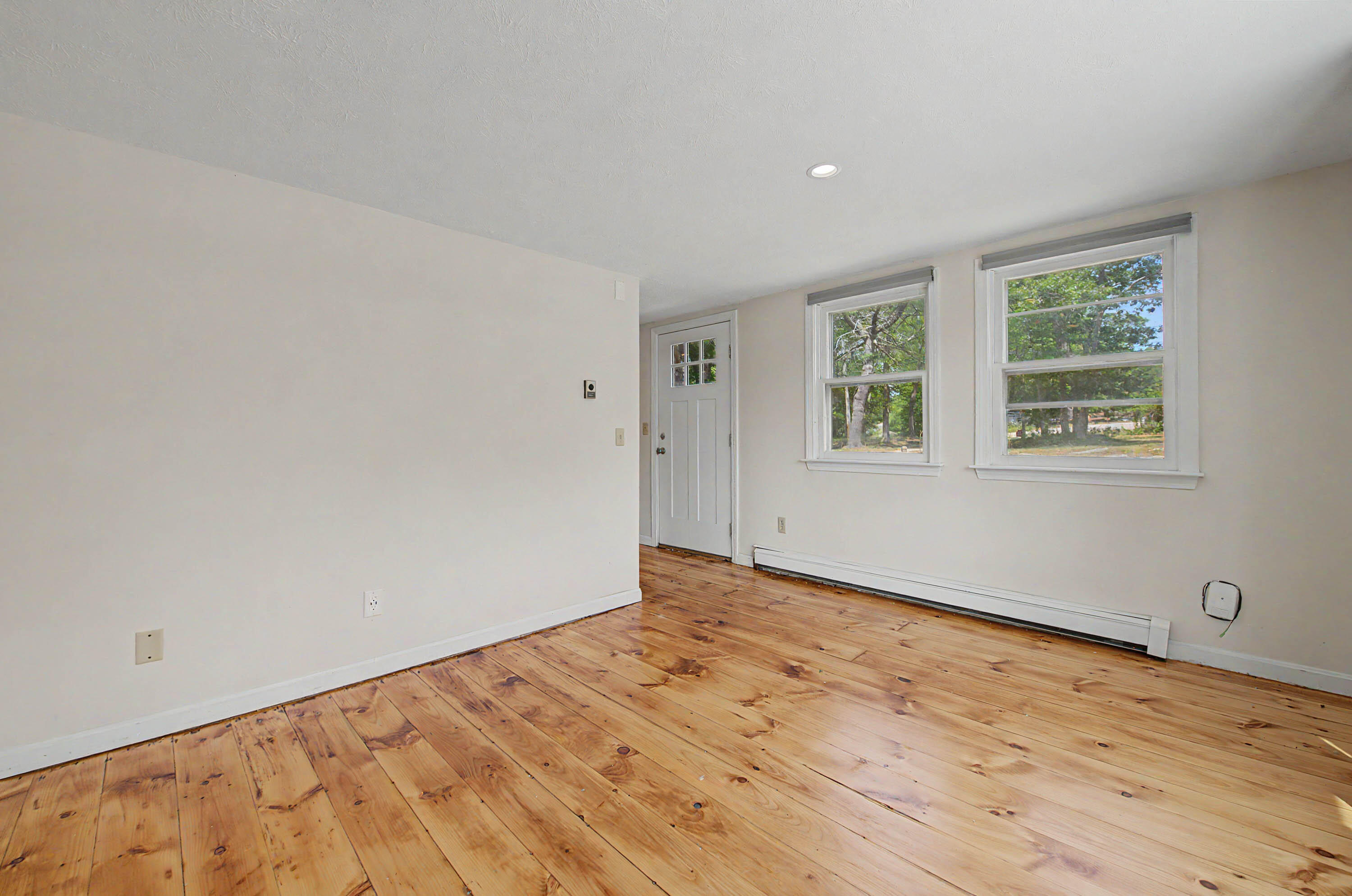 71 Middle Road Property Photo 19