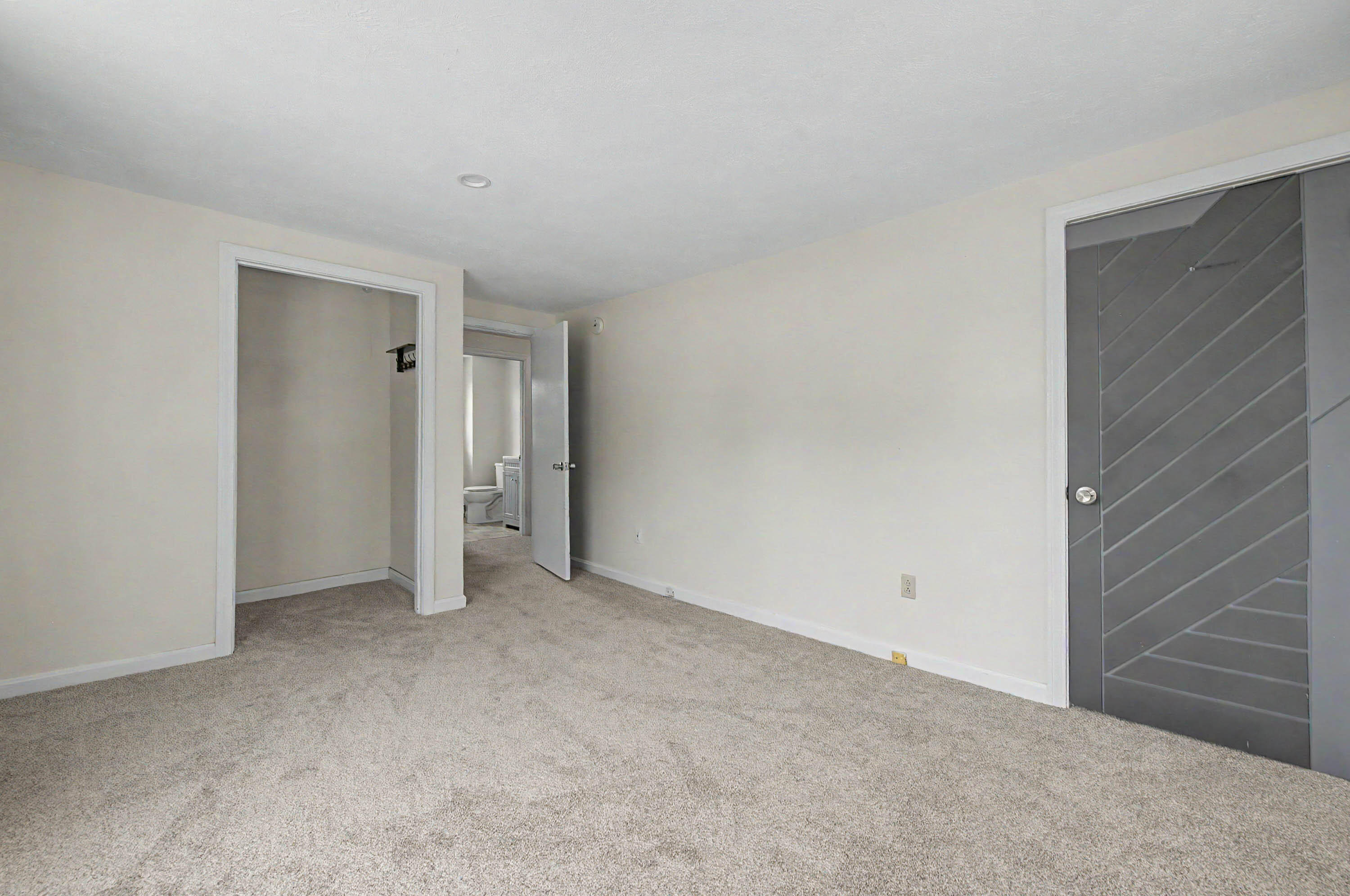 71 Middle Road Property Photo 23