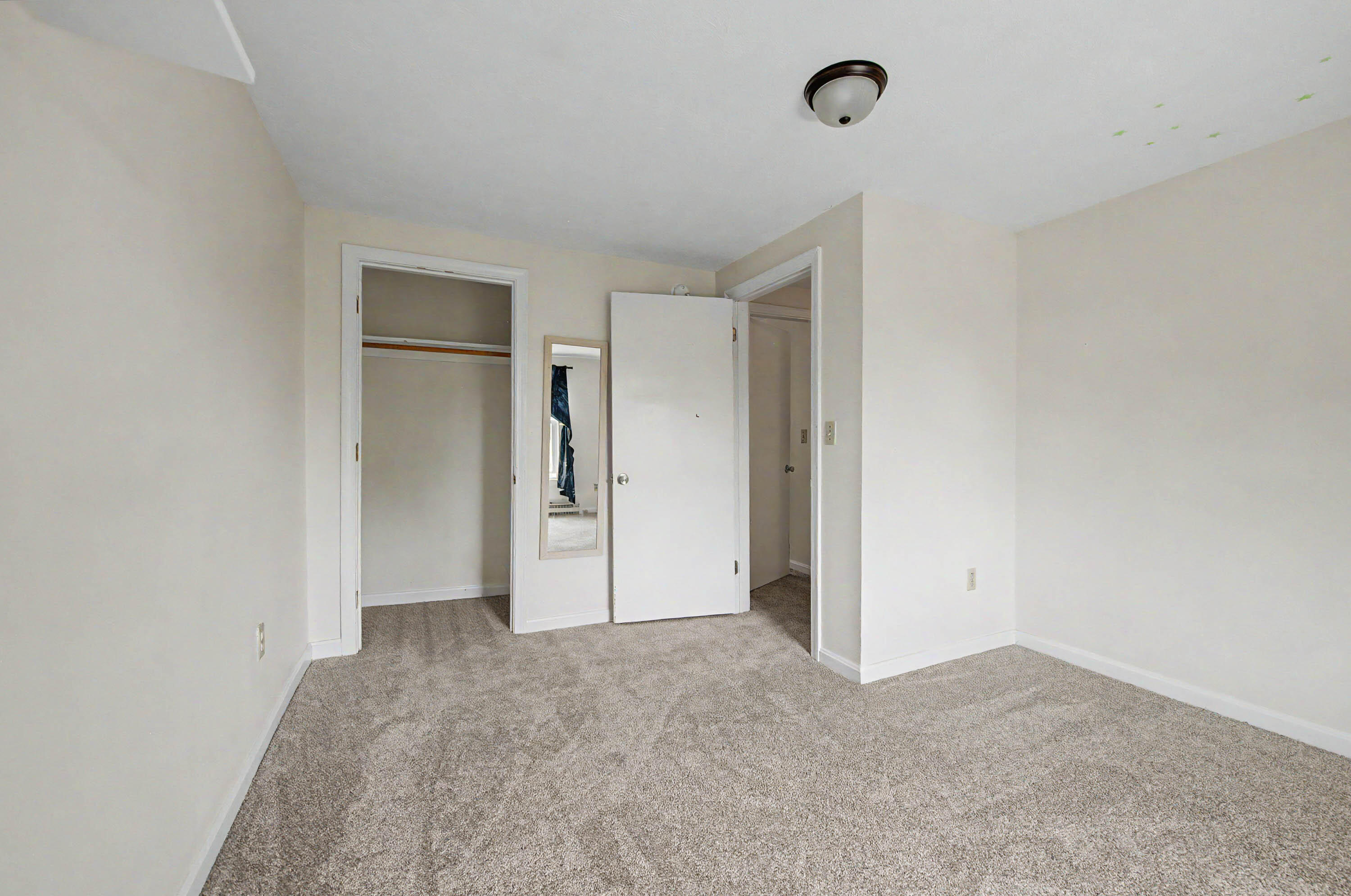 71 Middle Road Property Photo 27