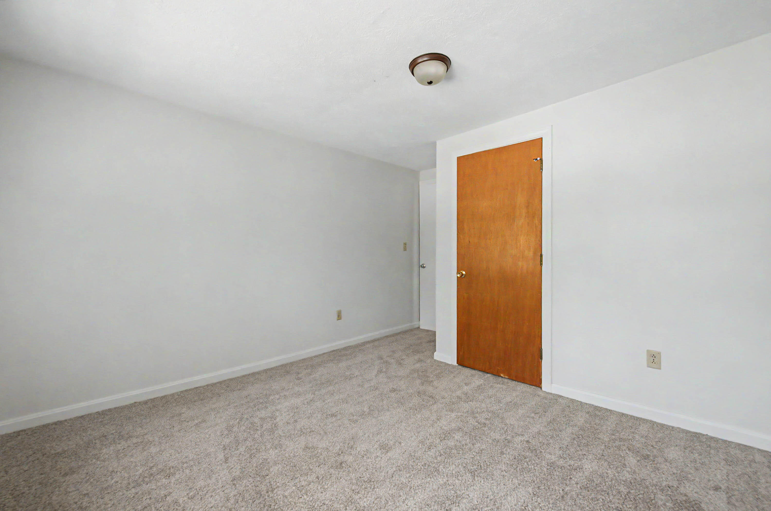 71 Middle Road Property Photo 29