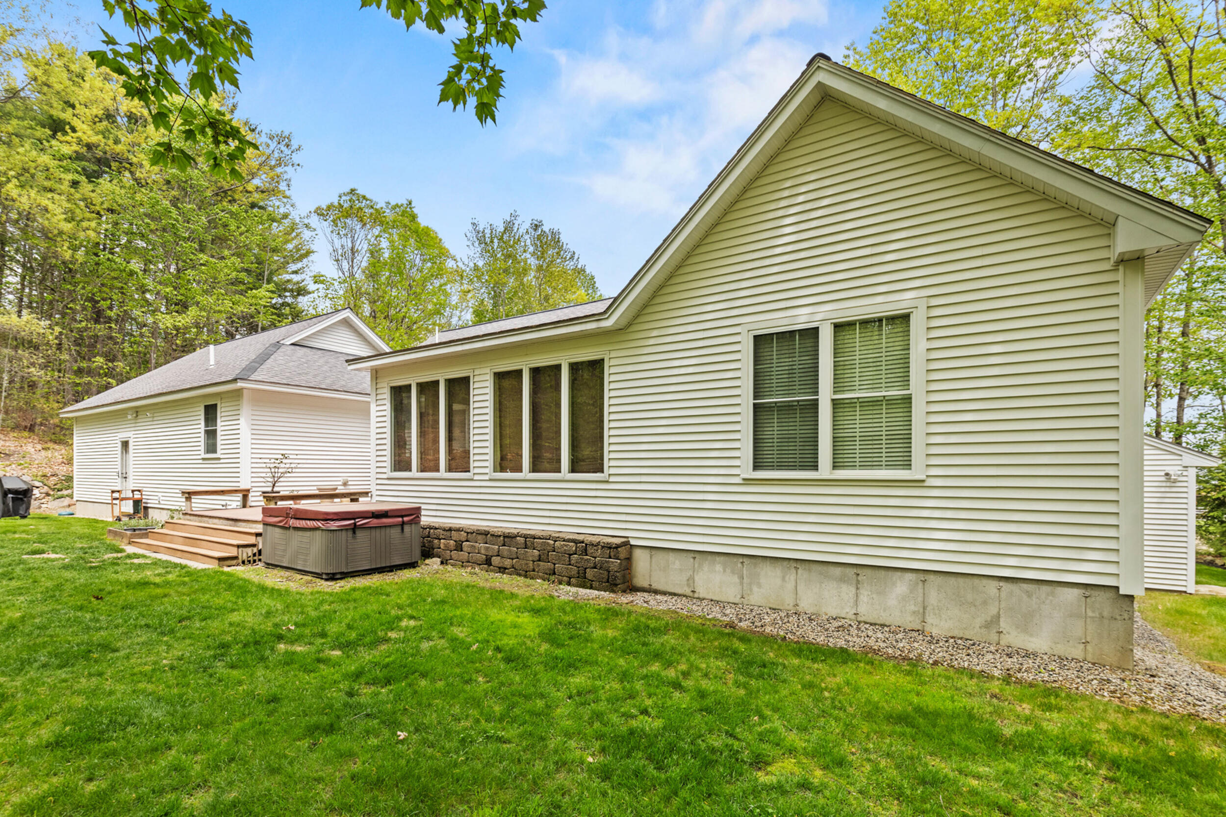 471 Twombley Road Property Photo 5