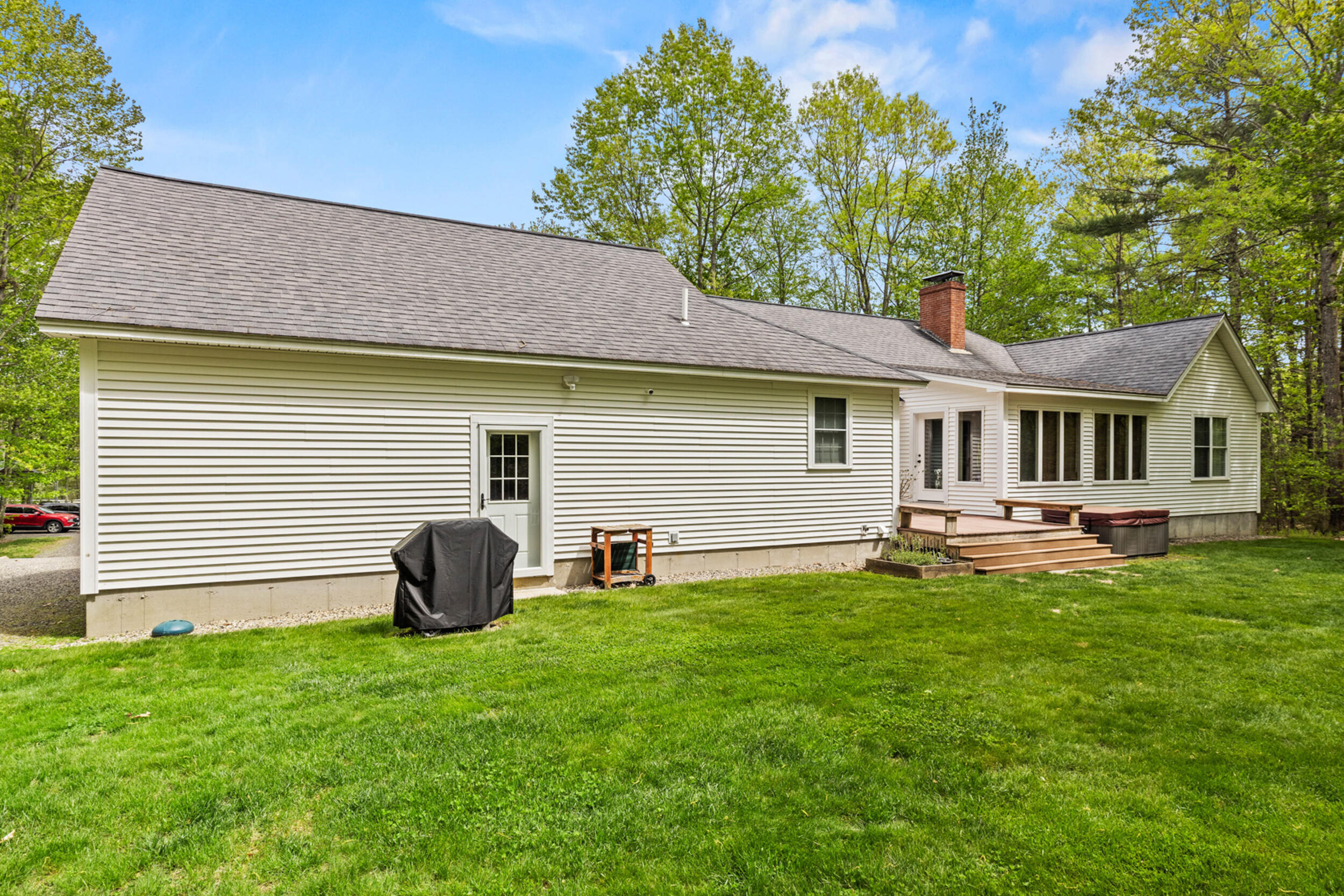 471 Twombley Road Property Photo 6