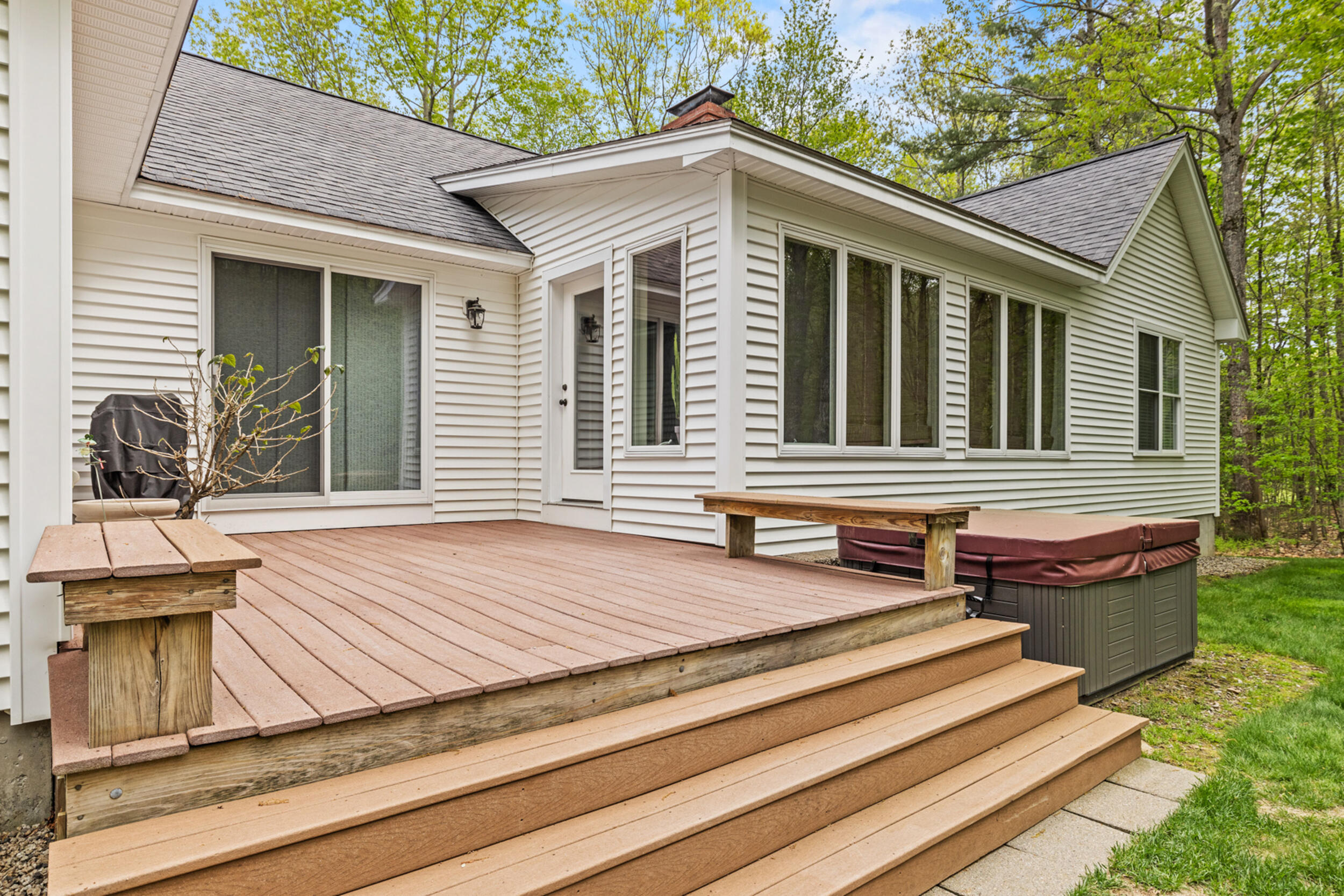 471 Twombley Road Property Photo 8