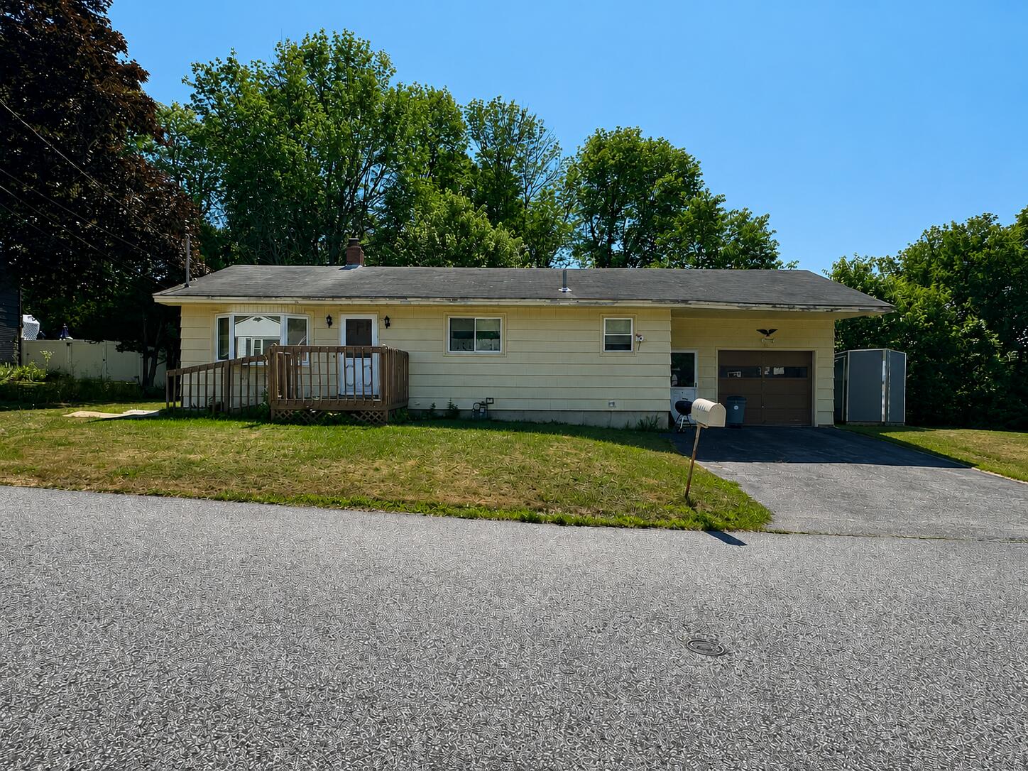 9 Sherbrooke Avenue Property Photo 1
