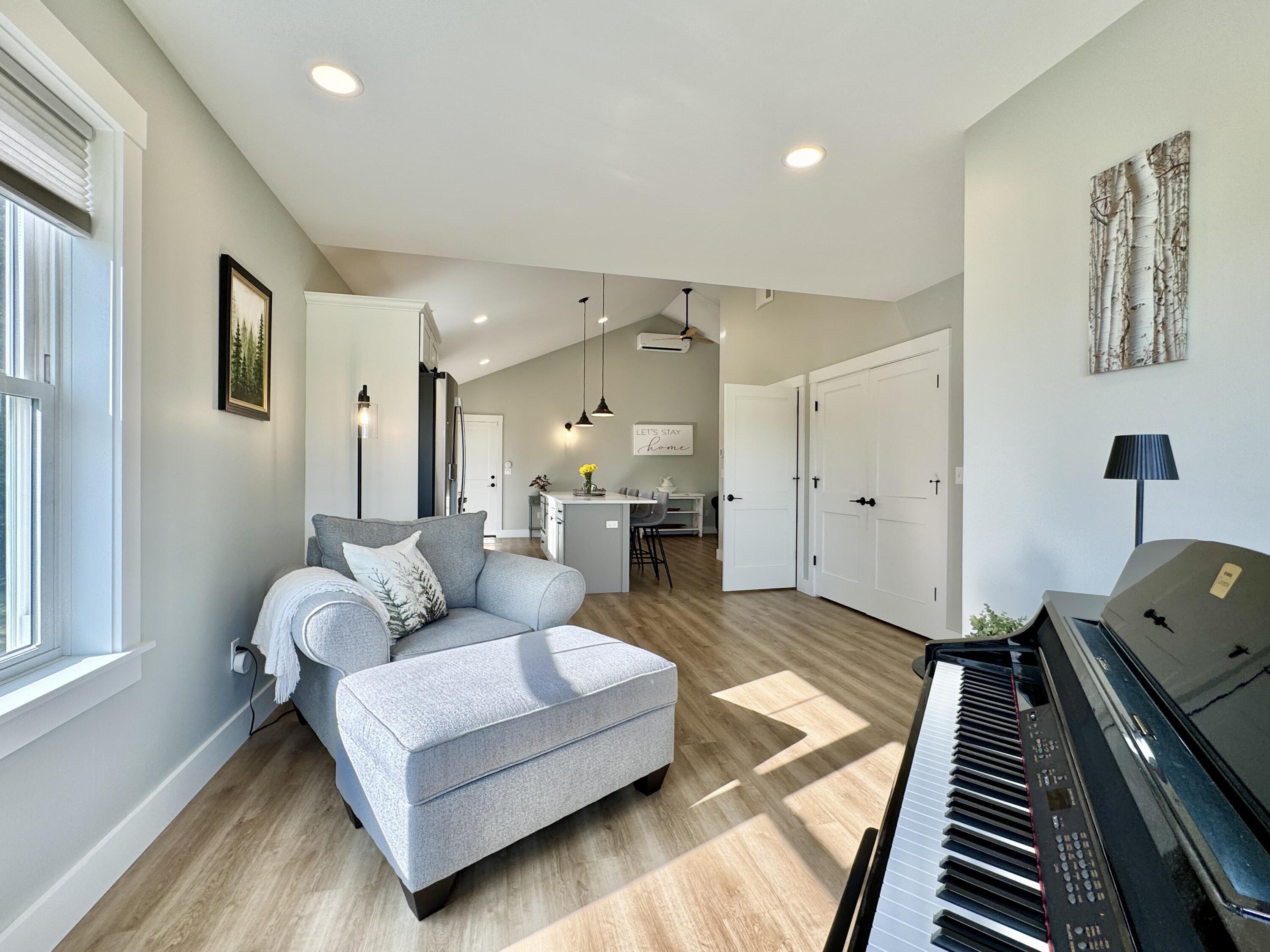 13 Efficiency Way Property Photo 19