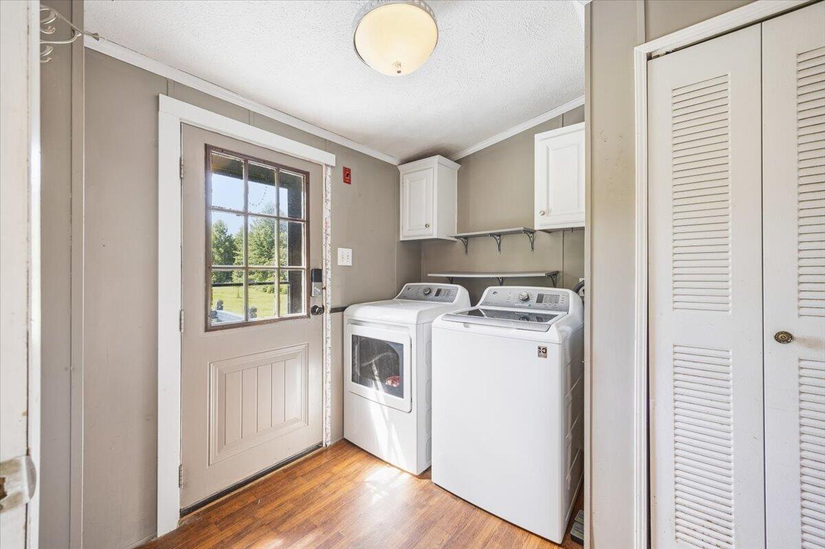 405 E Road Property Photo 5