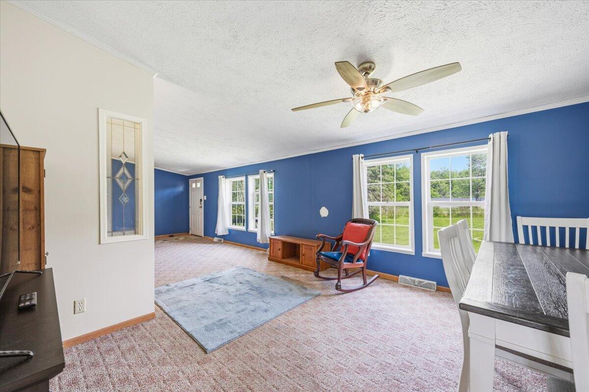 405 E Road Property Photo 20