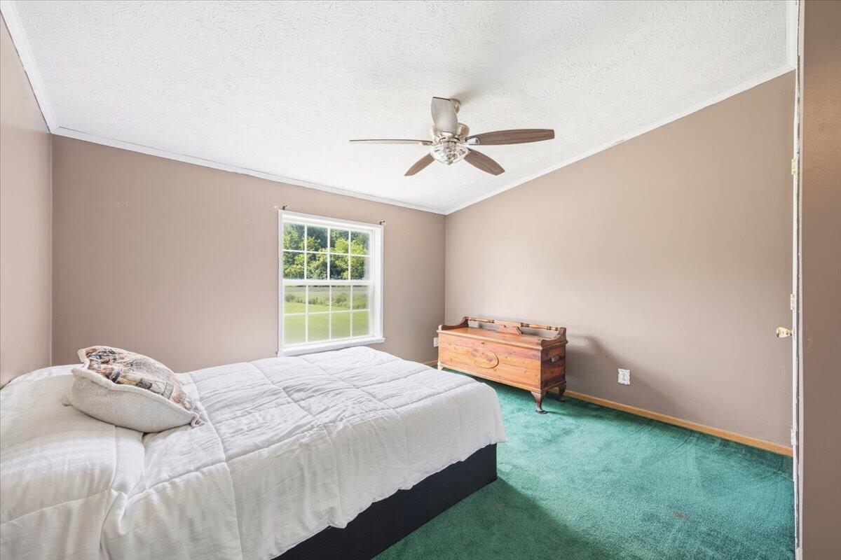 405 E Road Property Photo 26