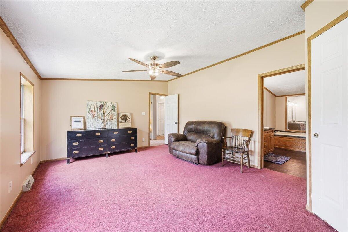405 E Road Property Photo 32
