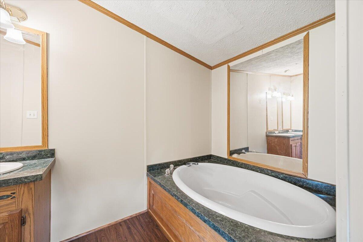 405 E Road Property Photo 34