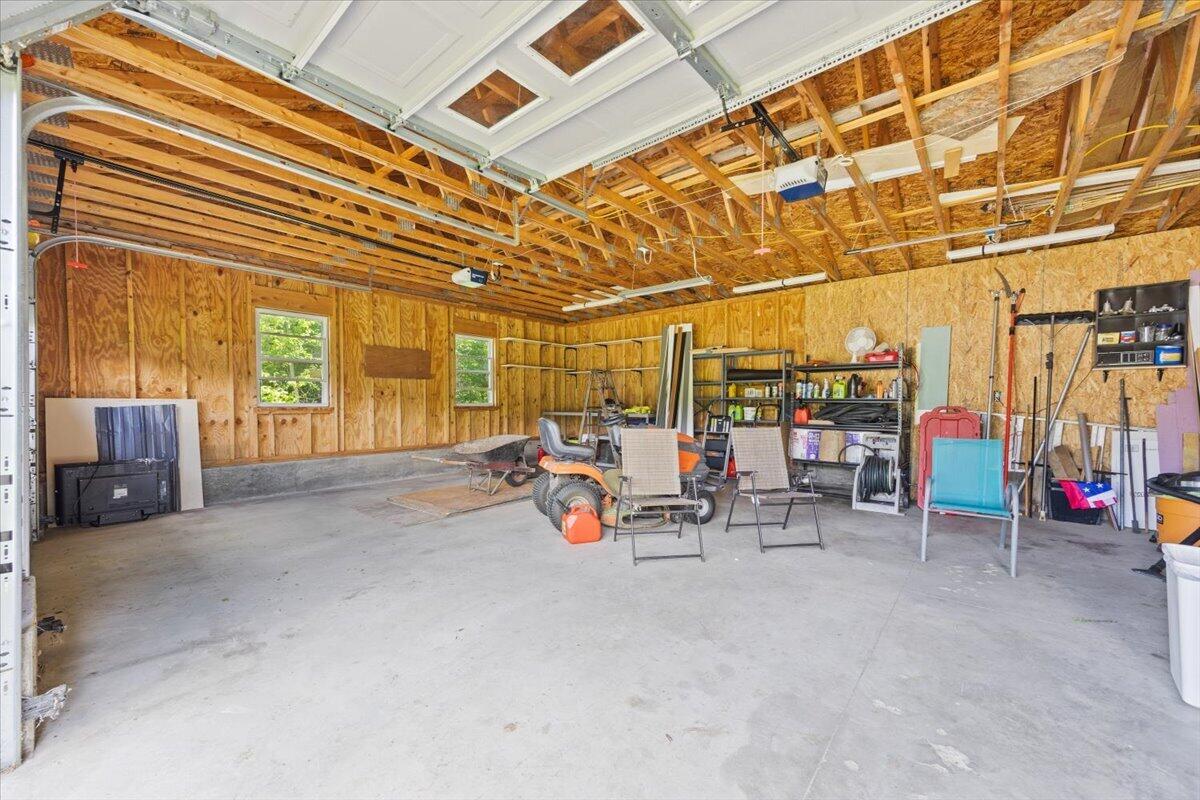 405 E Road Property Photo 43