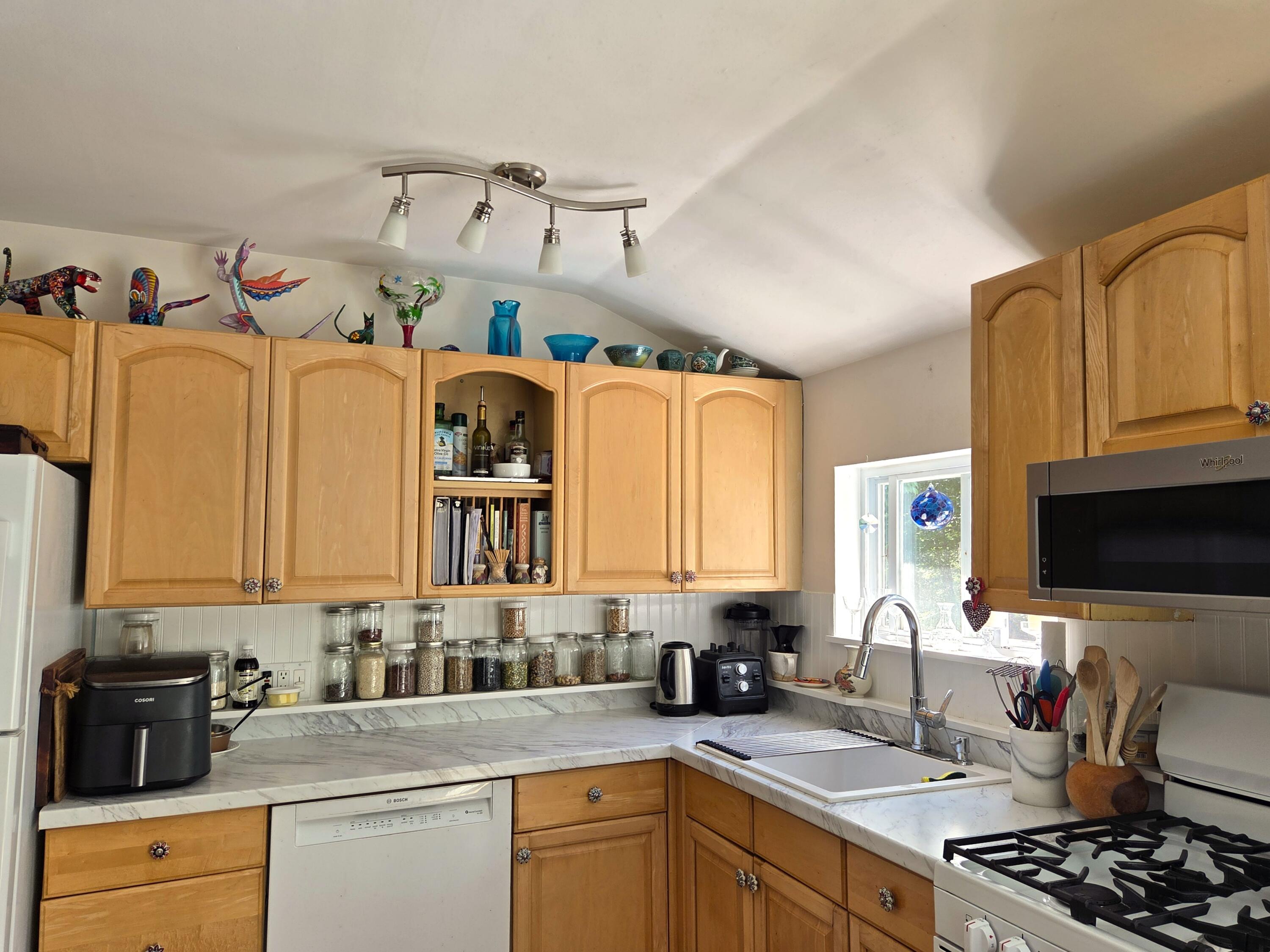 272 Belmont Avenue Property Photo 18