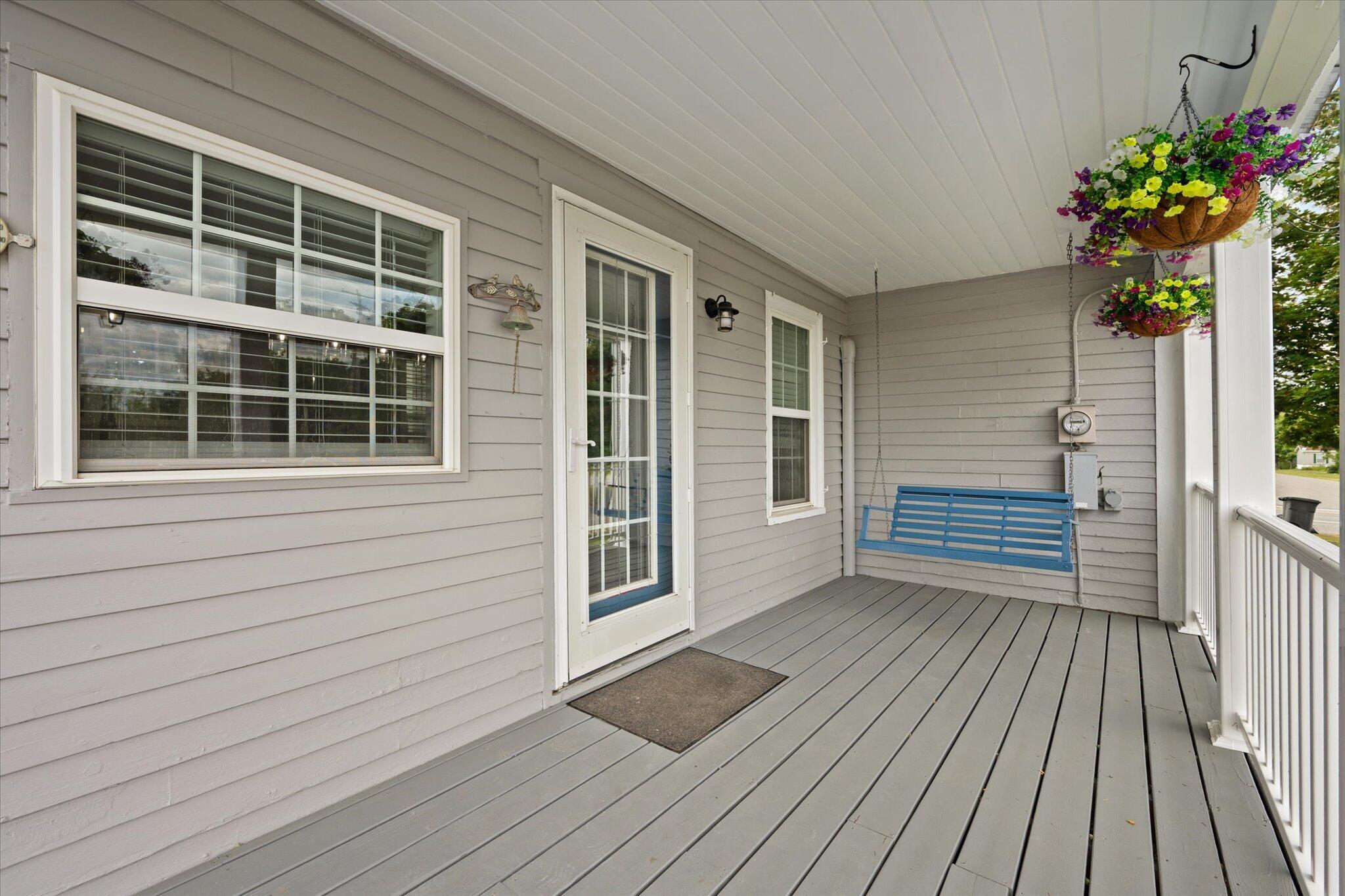 565 Main Street Property Photo 6