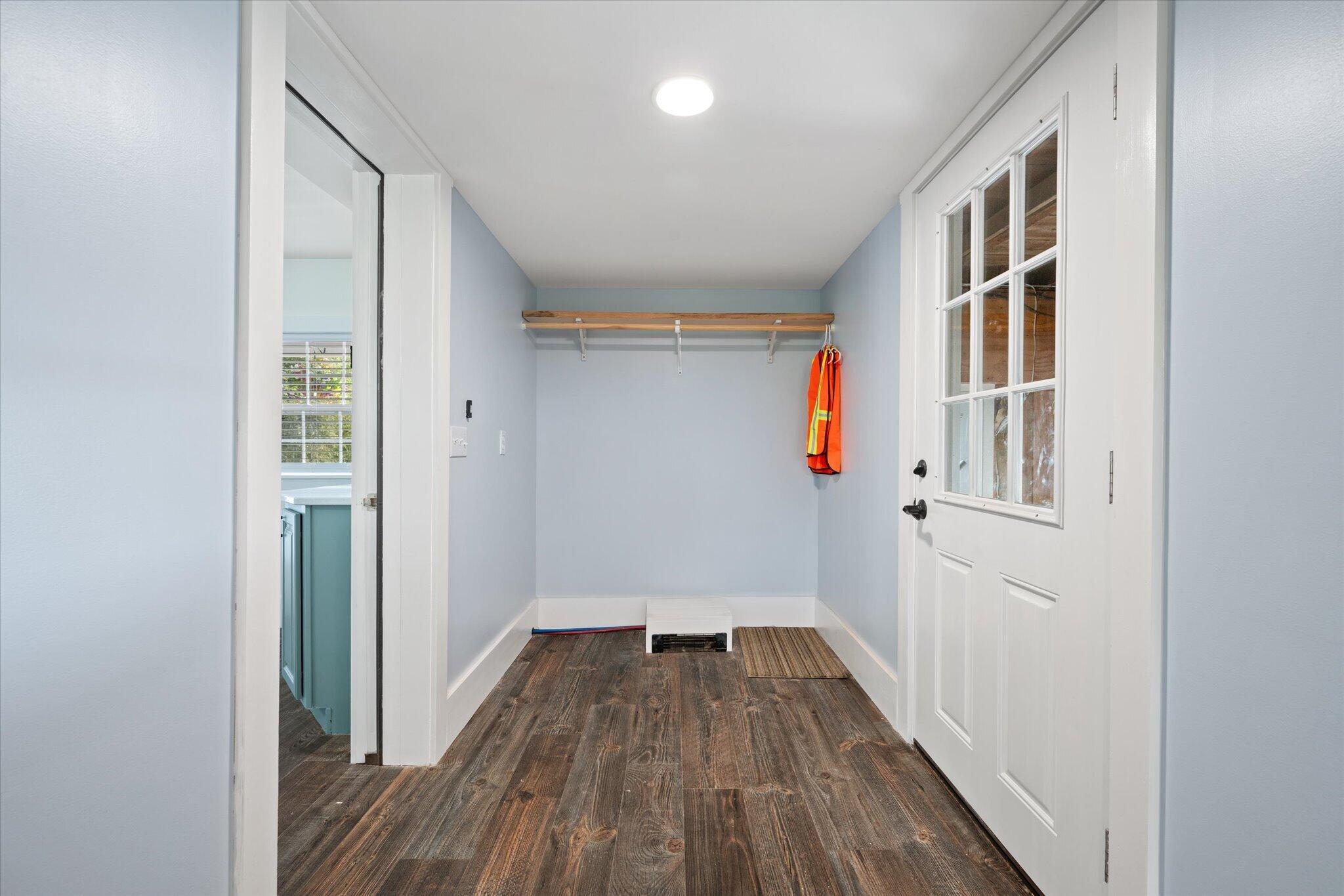 565 Main Street Property Photo 10