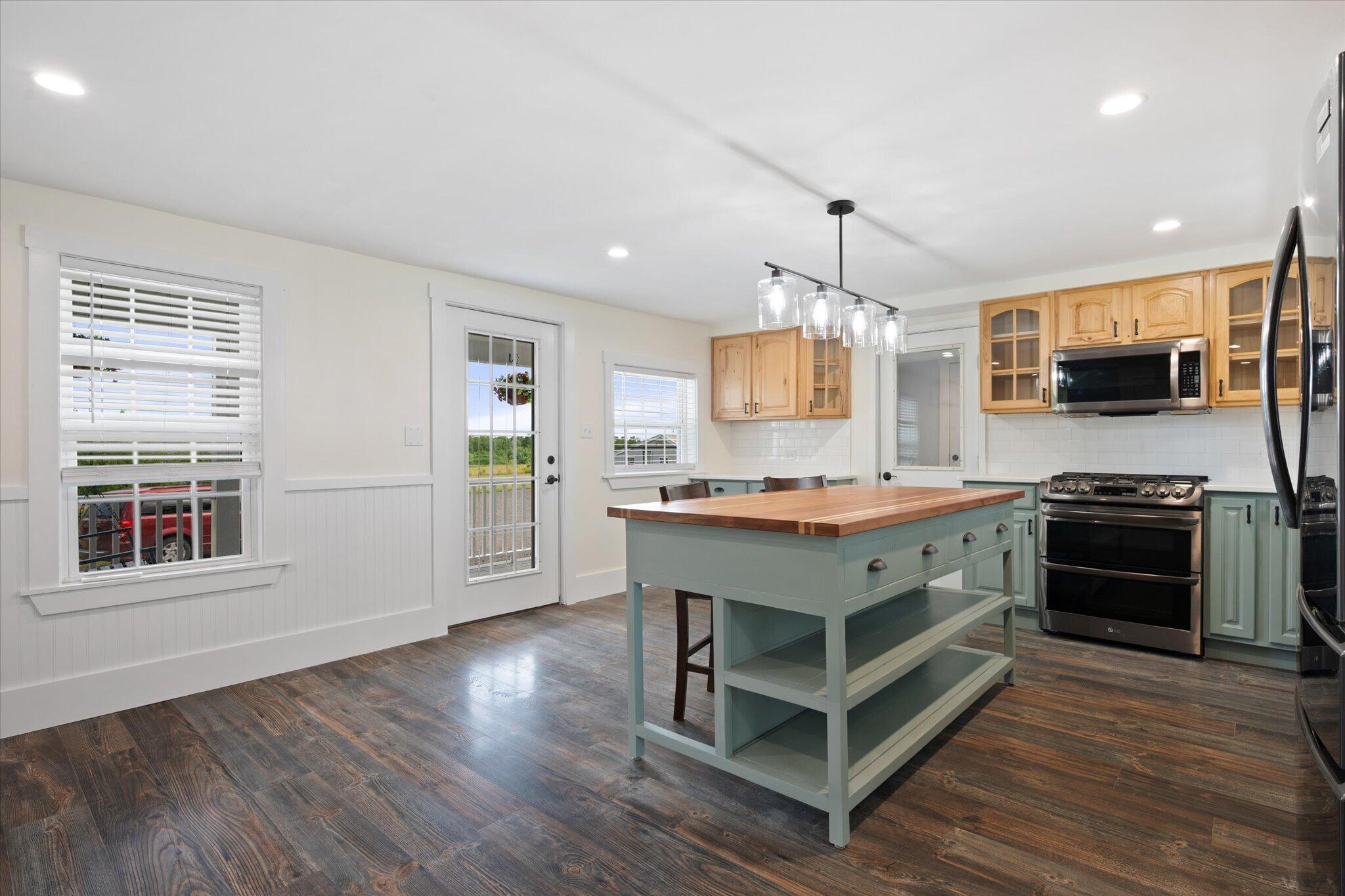 565 Main Street Property Photo 15