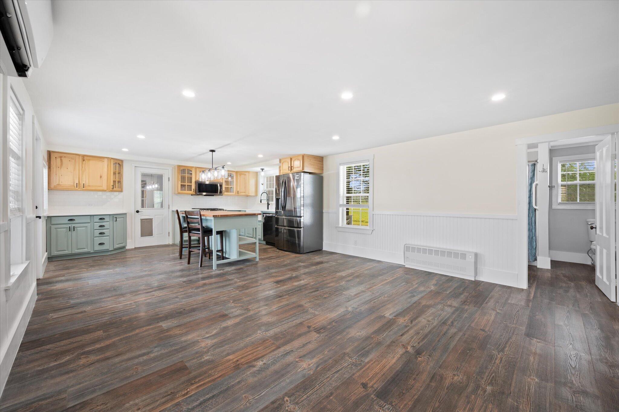 565 Main Street Property Photo 18