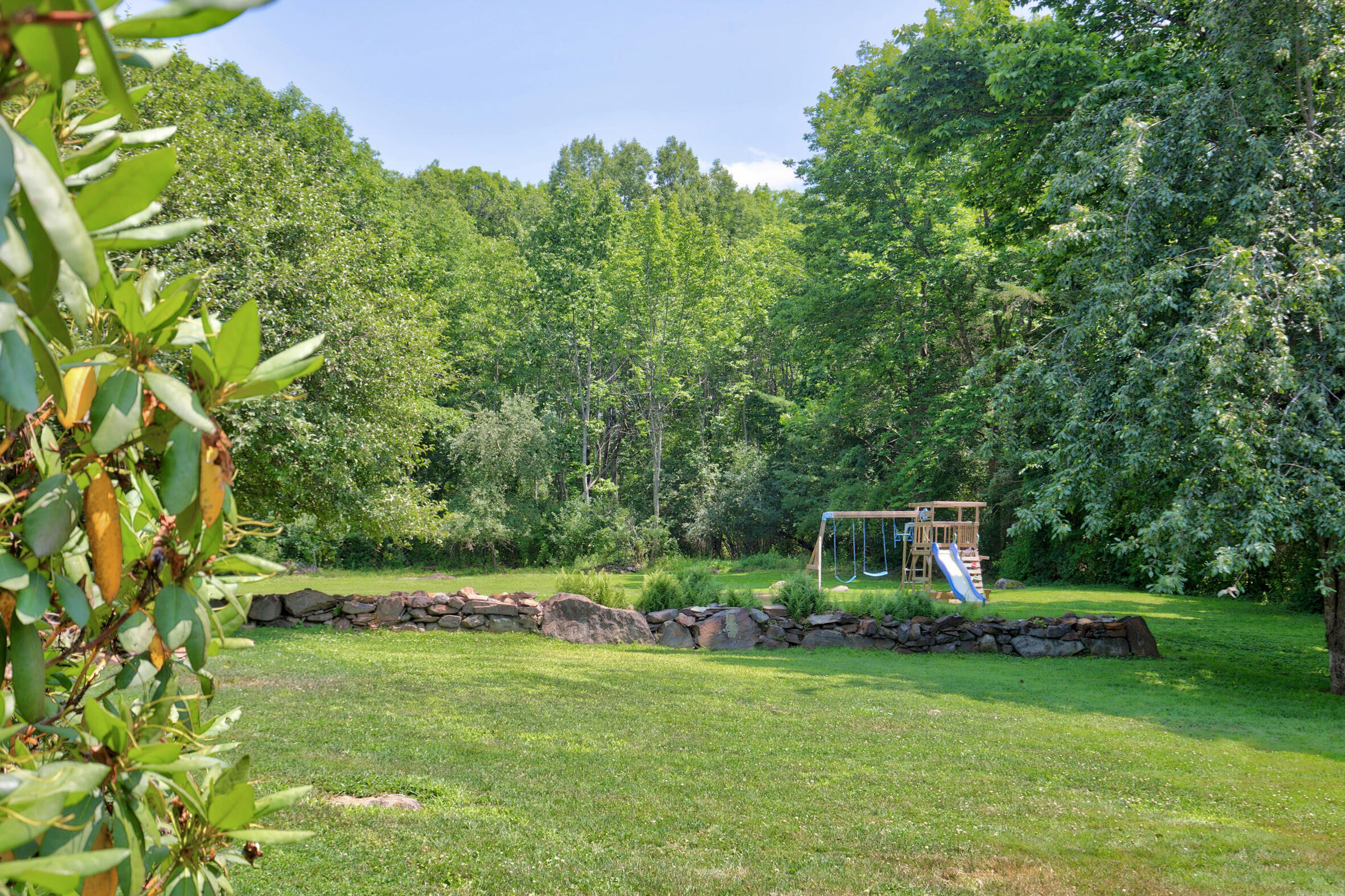 15 Nicholson Avenue Property Photo 48