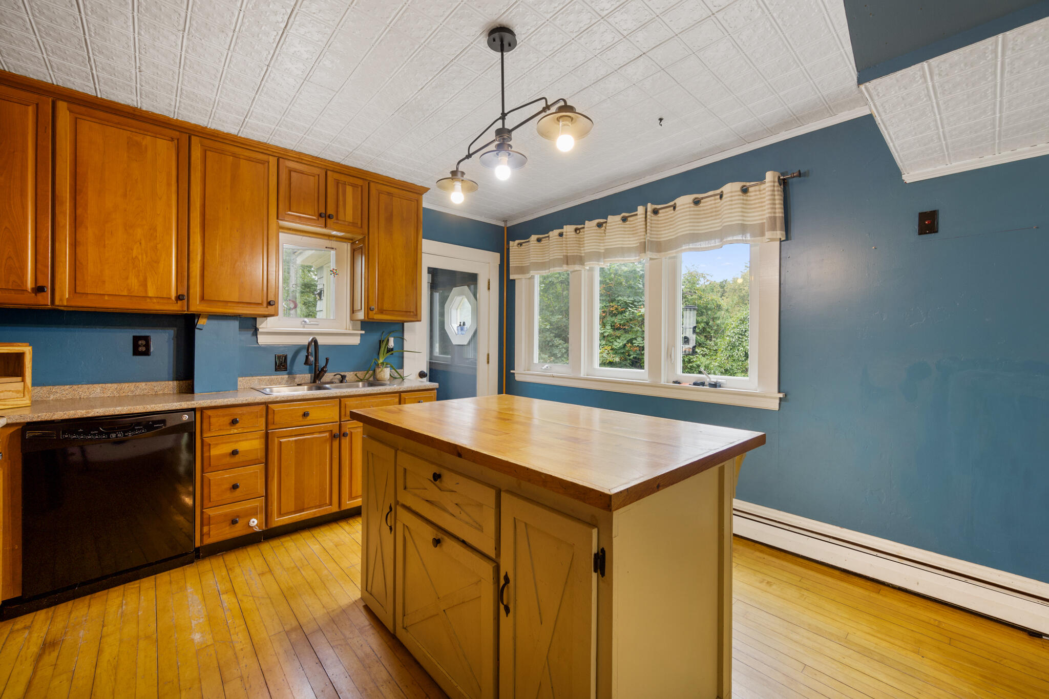 788 Union Street Property Photo 2