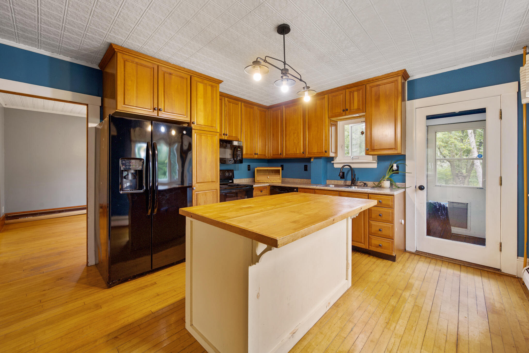 788 Union Street Property Photo 3